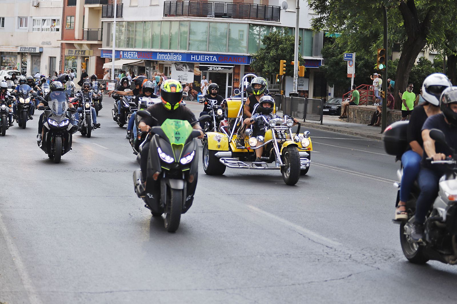 Las motos del club Descubridores toman las calles de Huelva