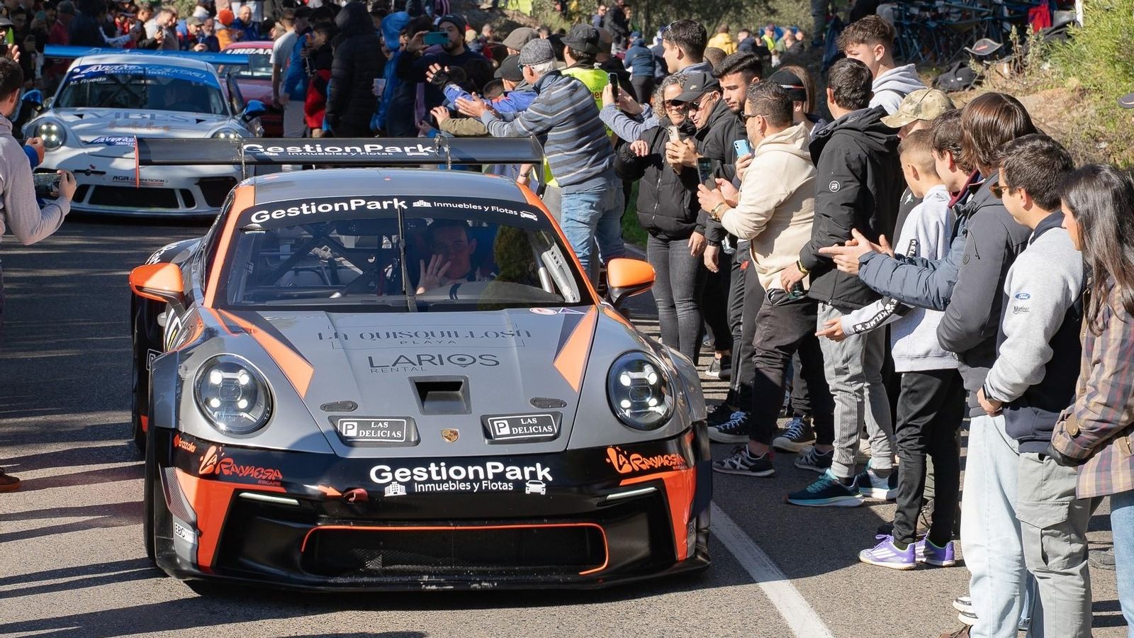 Los pilotos fueron arropados por el público asistente a la Subida.