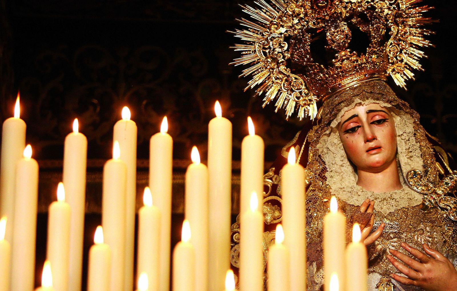 La Virgen de la Victoria, en su paso de palio.