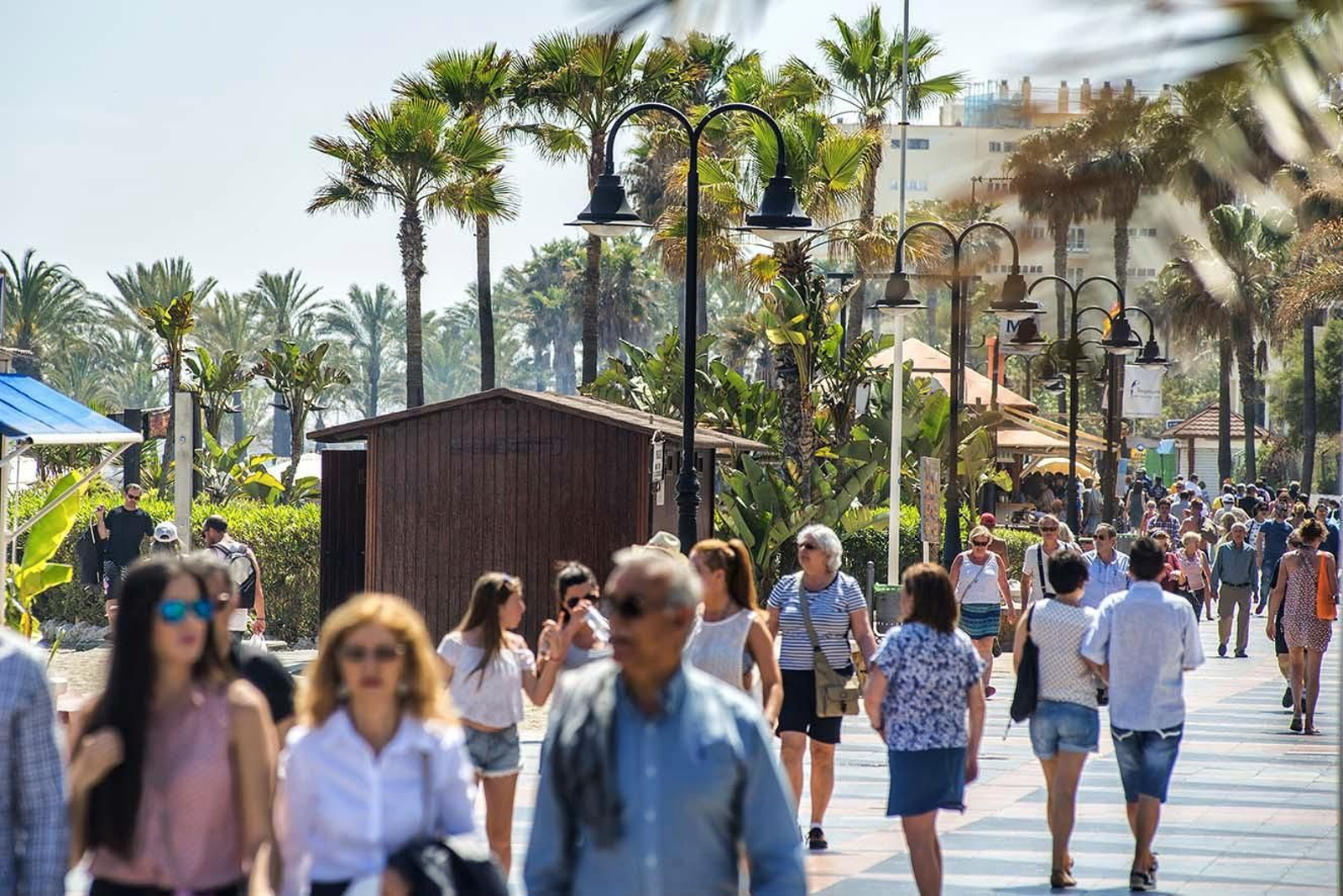 Turistas en Torremolinos.