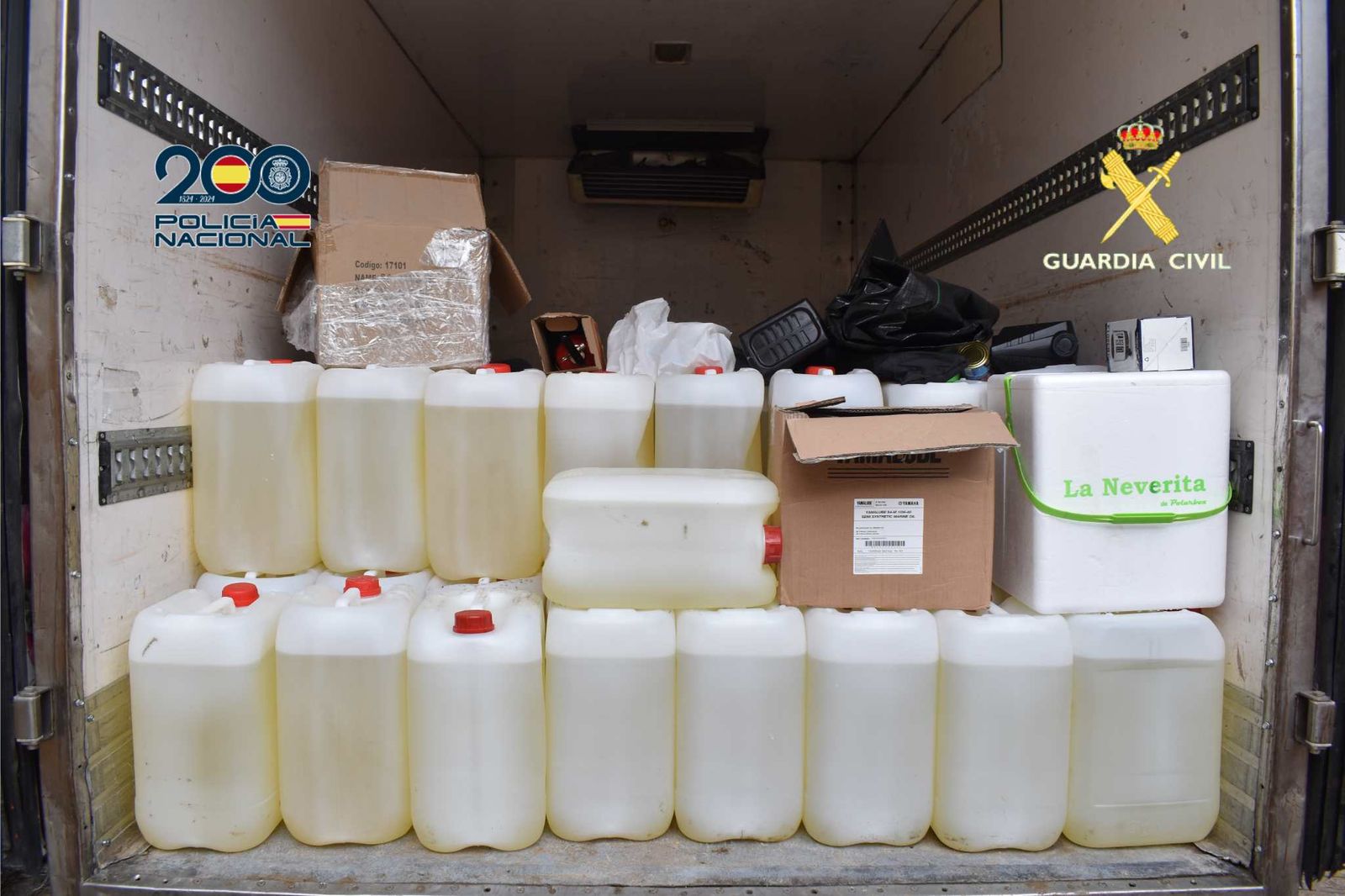 Las petacas incautadas.