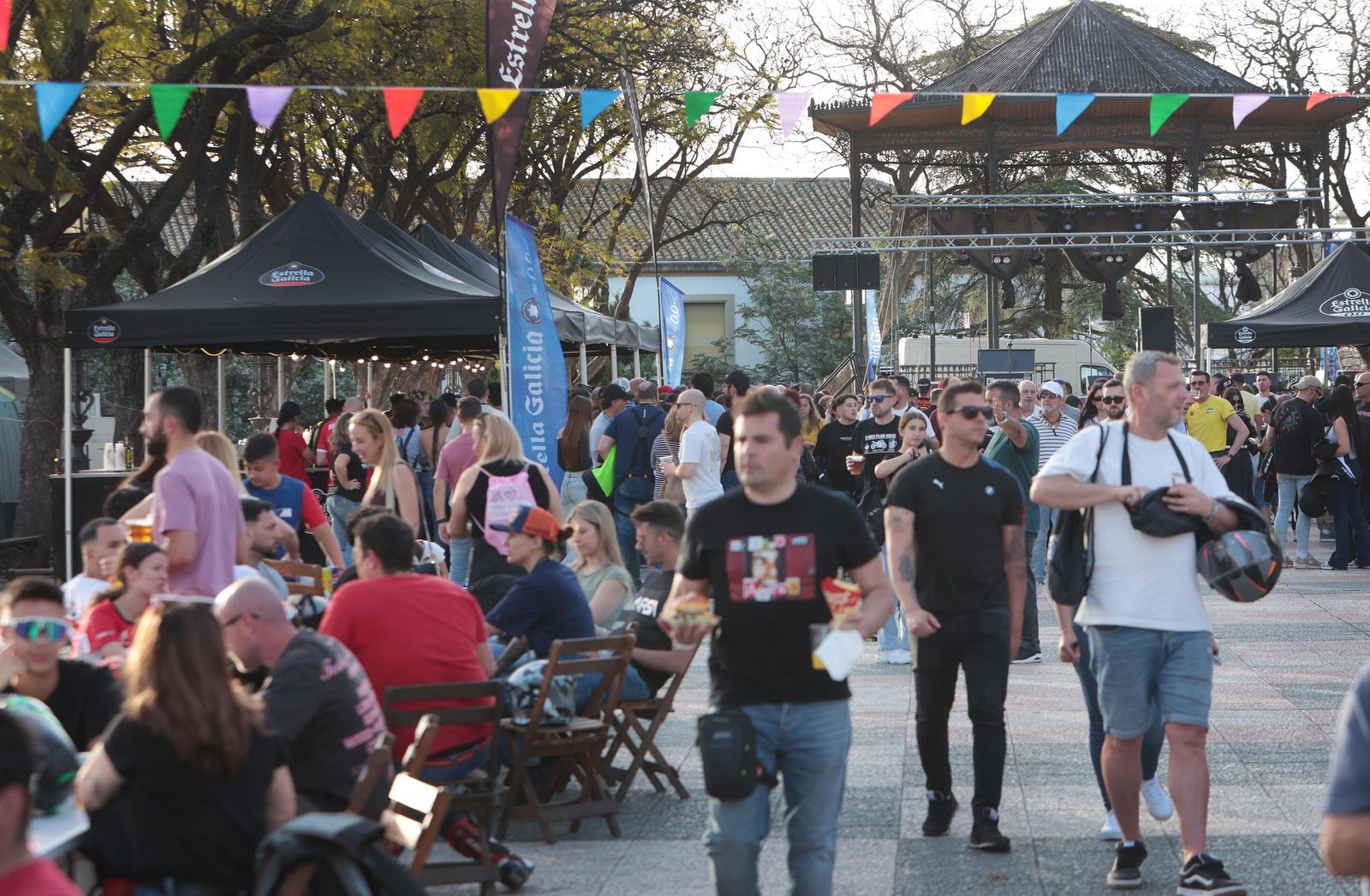 Ambiente motero en Jerez el jueves del Gran Premio 2025