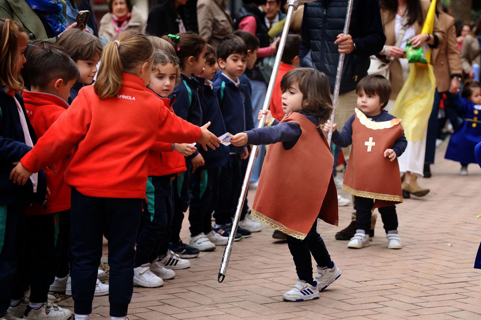 Imágenes de la procesión de la 'Escuela Infantil Mi Pequeño Puerto'