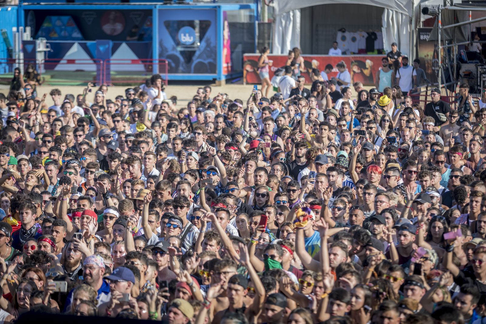 El público en una de las actuaciones de Cabo de Plata.