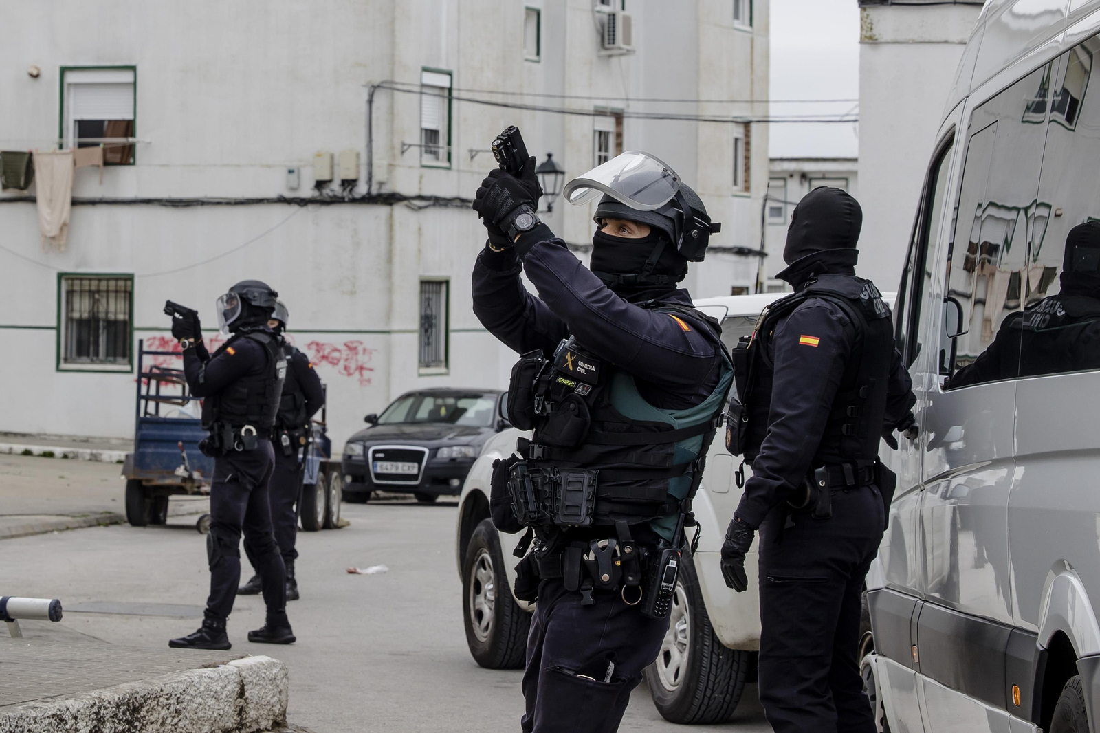 Imágenes de la interveción antidroga de la Guardia Civil en Barbate.