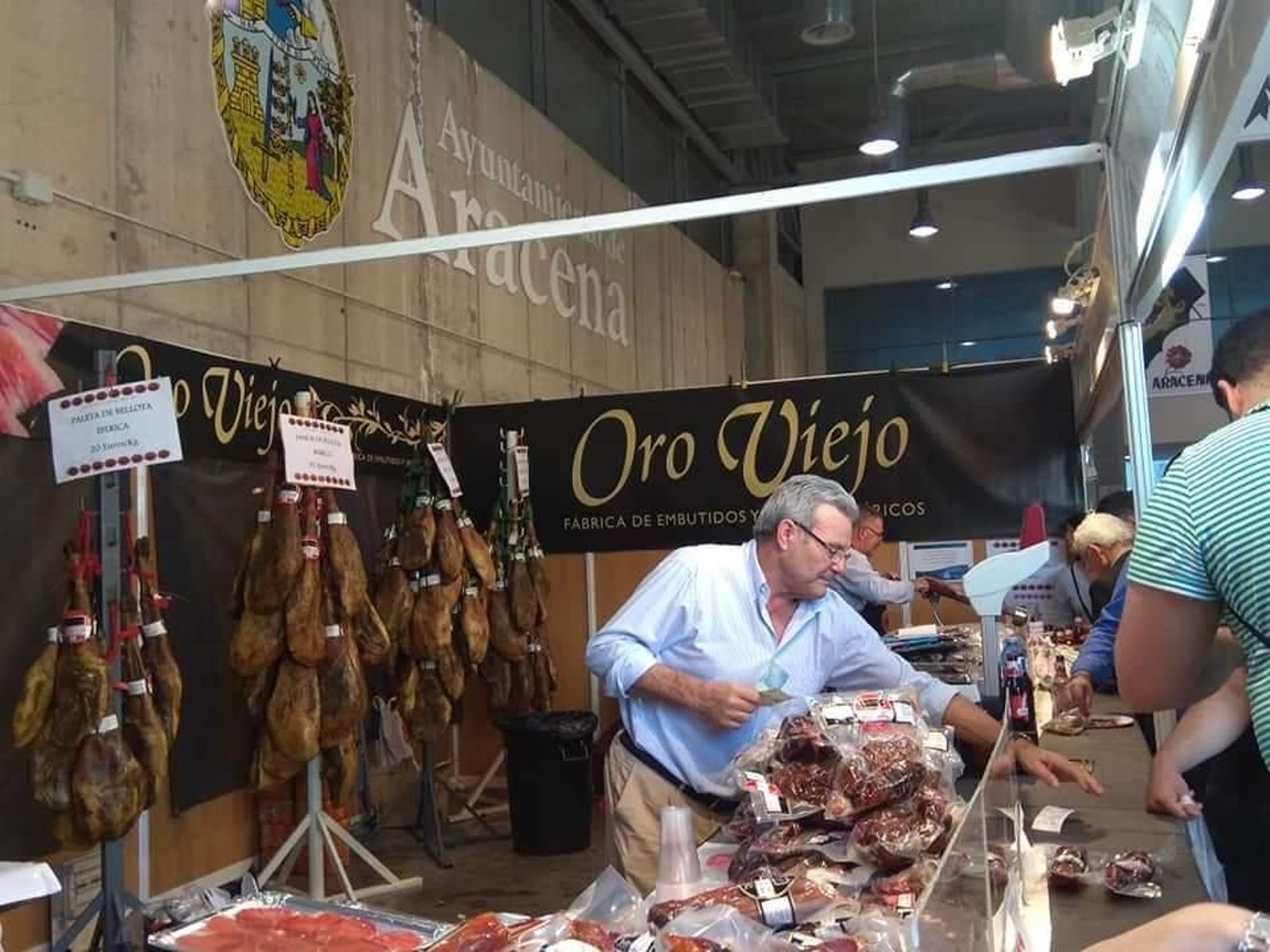 Joaquín Ramos y su 'Oro viejo', presentes en la Feria del Jamón de Aracena Joaquín Ramos y su 'Oro viejo', presentes en la Feria del Jamón de Aracena