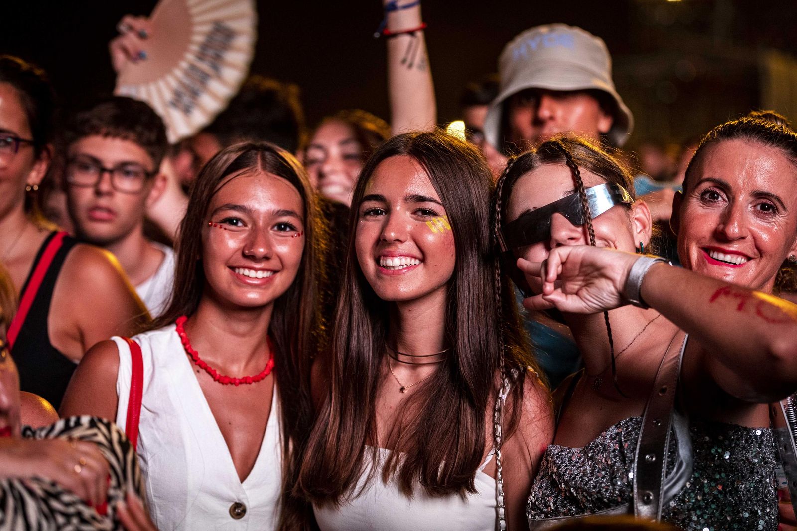 Búscate en las fotos del concierto de Melendi en Cádiz