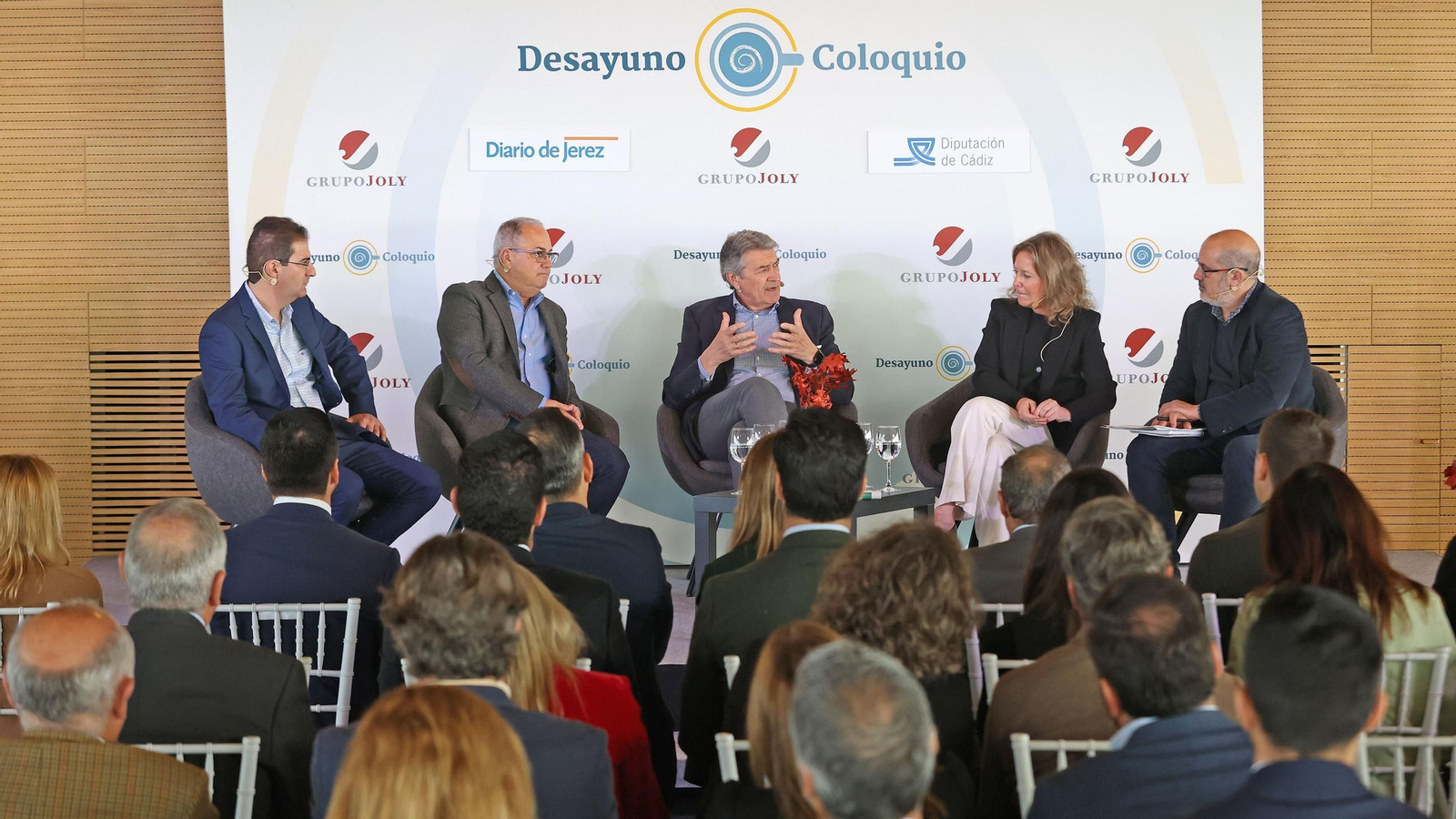 Desayuno coloquio "Retos y oportunidades del sector primario den la provincia de Cádiz" en Bodegas Luis Pérez en Jerez