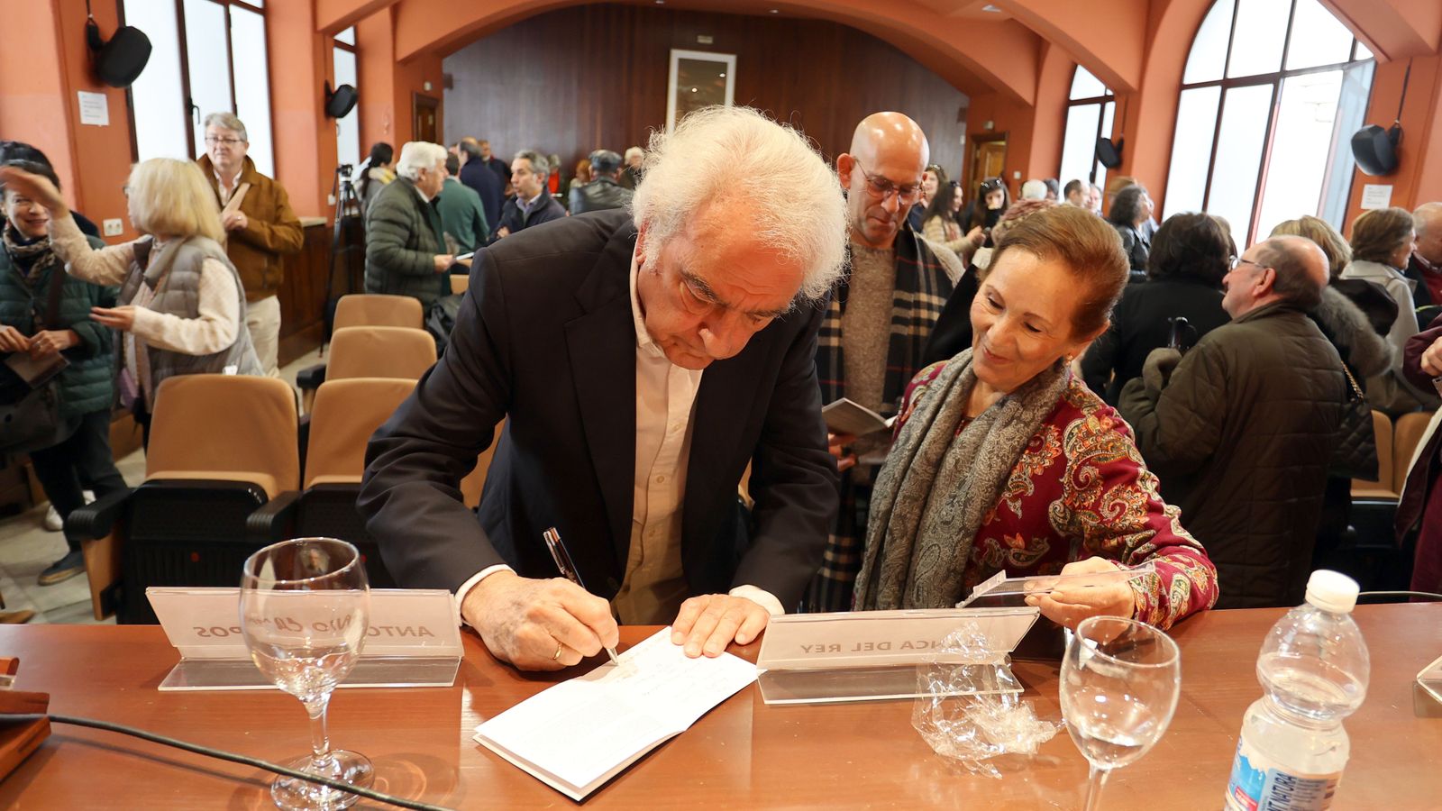 Disco homenaje a José María Velázquez-Gaztelu