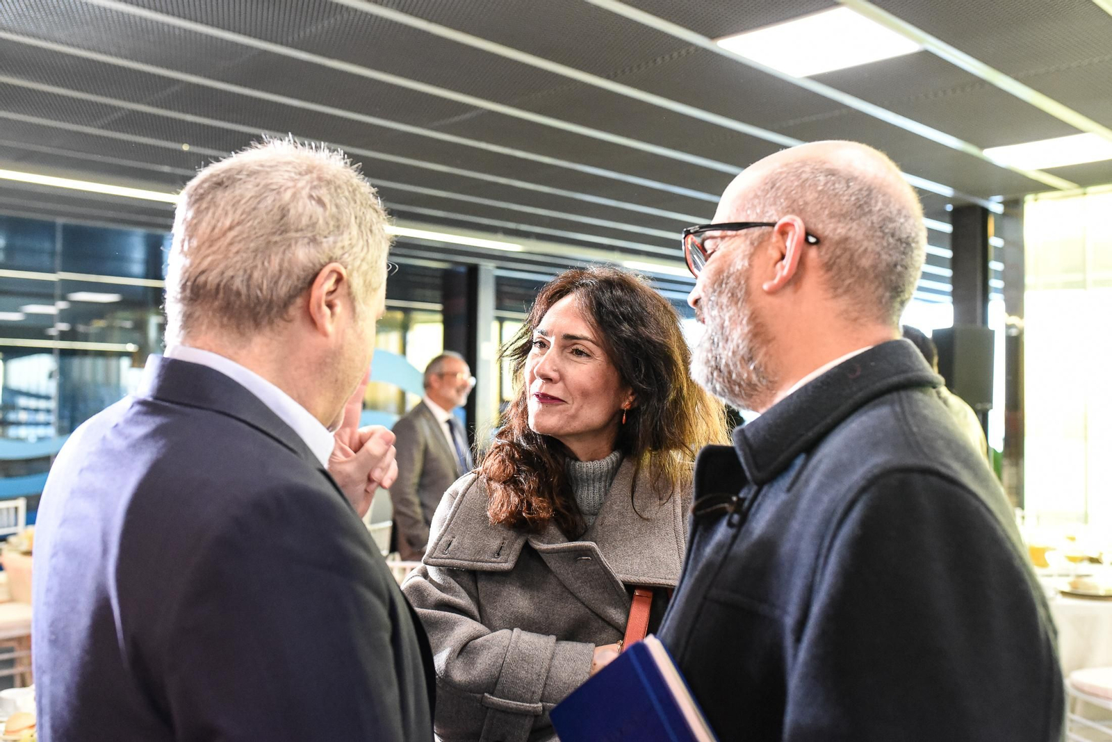 Imágenes de los asistentes al Desayuno Coloquio "Economía azul, claves para el desarrollo sostenible" organizado por el Grupo Joly