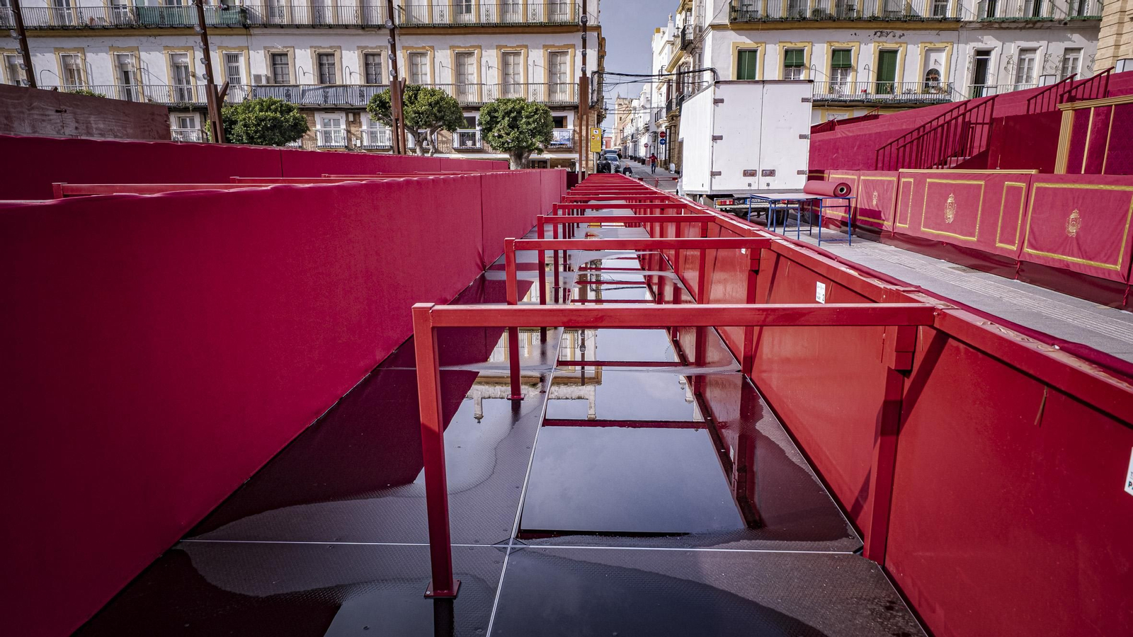 Las imágenes de los preparativos de la Semana Santa de San Fernando