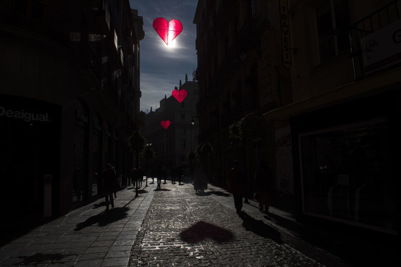 Granada se llena de corazones