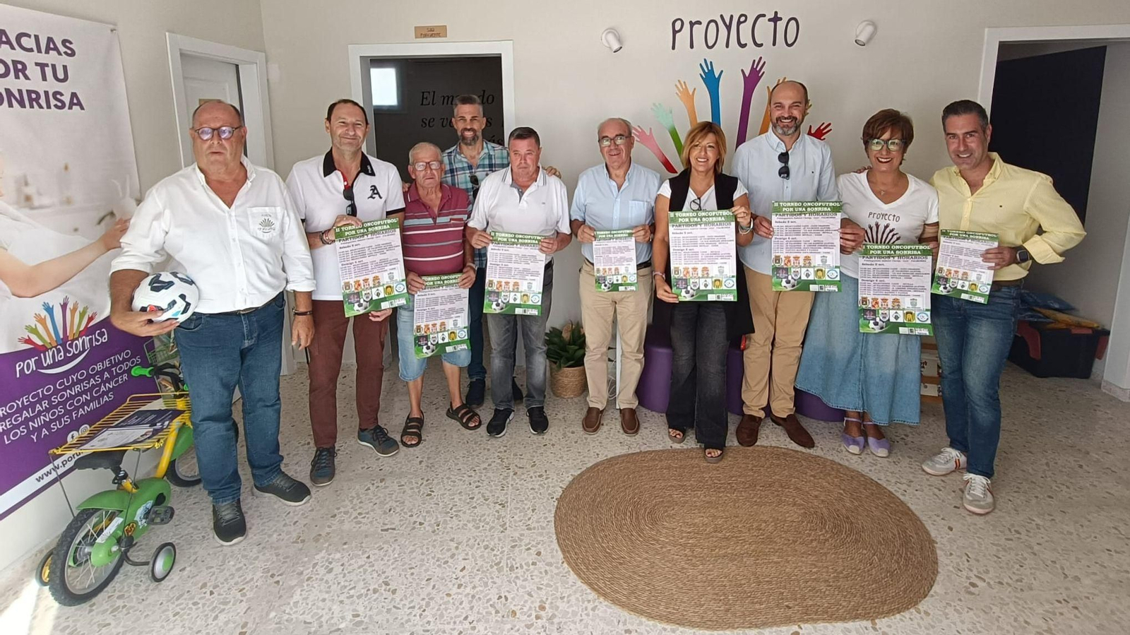Los participantes en el II torneo 'OncoFútbol', en Palmones Los participantes en el II torneo 'OncoFútbol', en Palmones