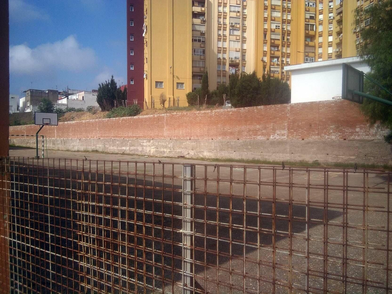 El patio que lleva nueve años cerrado.