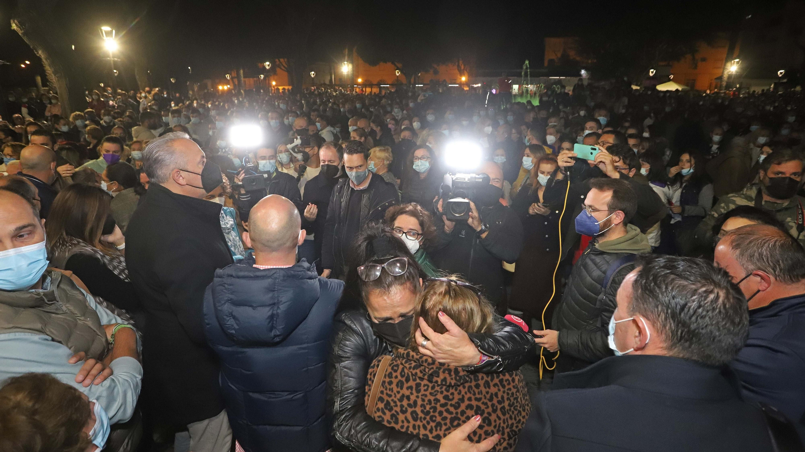 Fotos de la concentración por el asesinato de María Isabel en San Roque