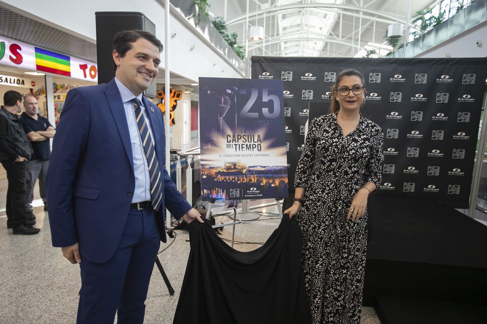 El alcalde José María Bellido también asistió al acto de presentación.