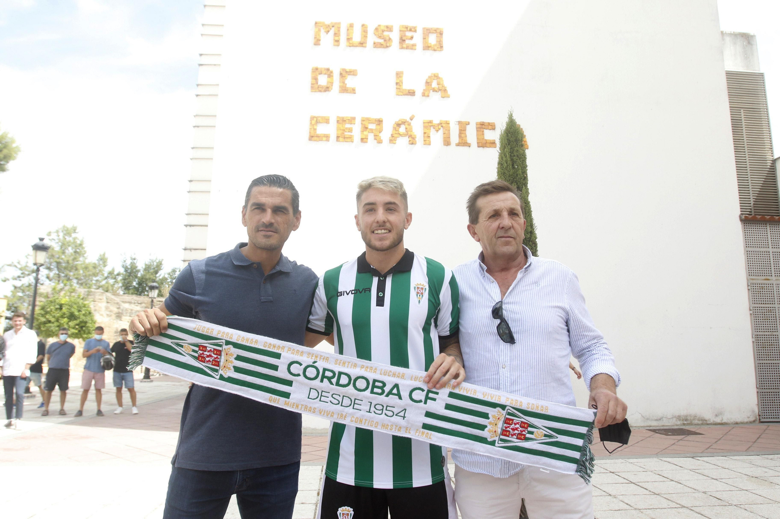 La presentación de Antonio Casas como jugador del Córdoba CF, en imágenes