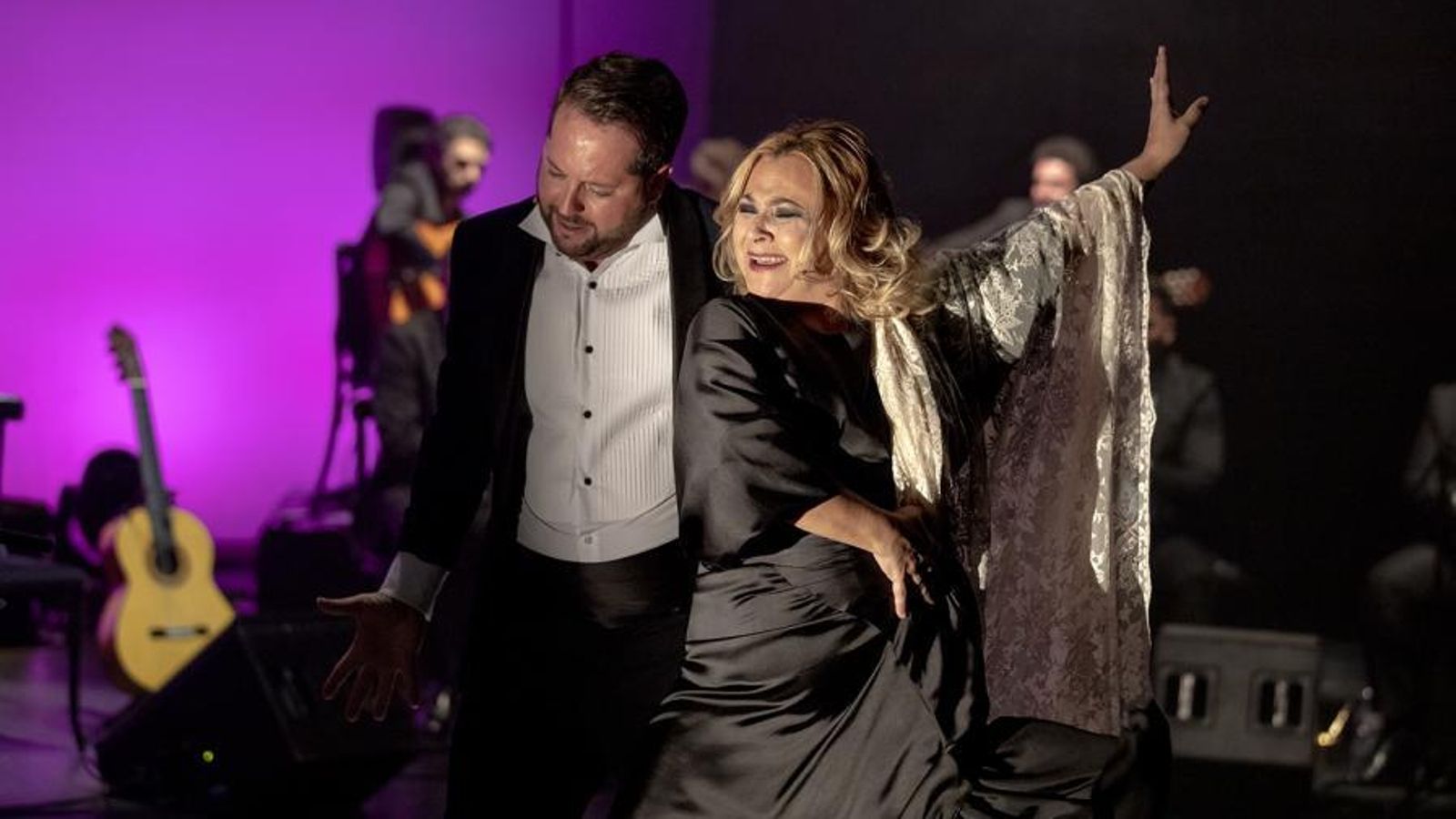 Zambomba flamenca dirigida por el cantaor malagueño Alejandro Estrada.