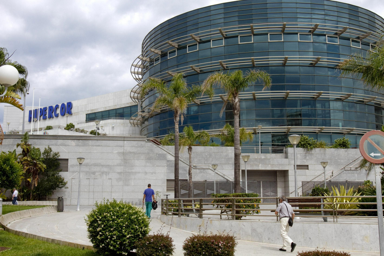 Exterior del centro comercial de El Corte Inglés en Cádiz