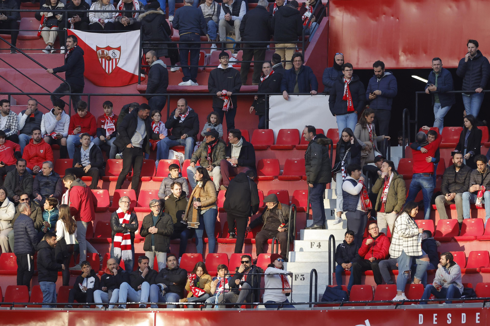 Búscate en las fotos del Sevilla-Mallorca