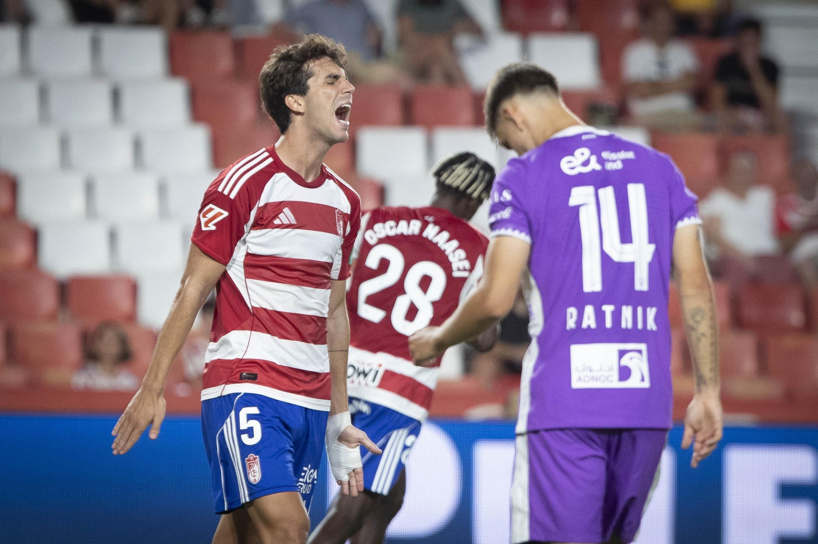 Lamentos de Manu Lama en un partido anterior del Granada