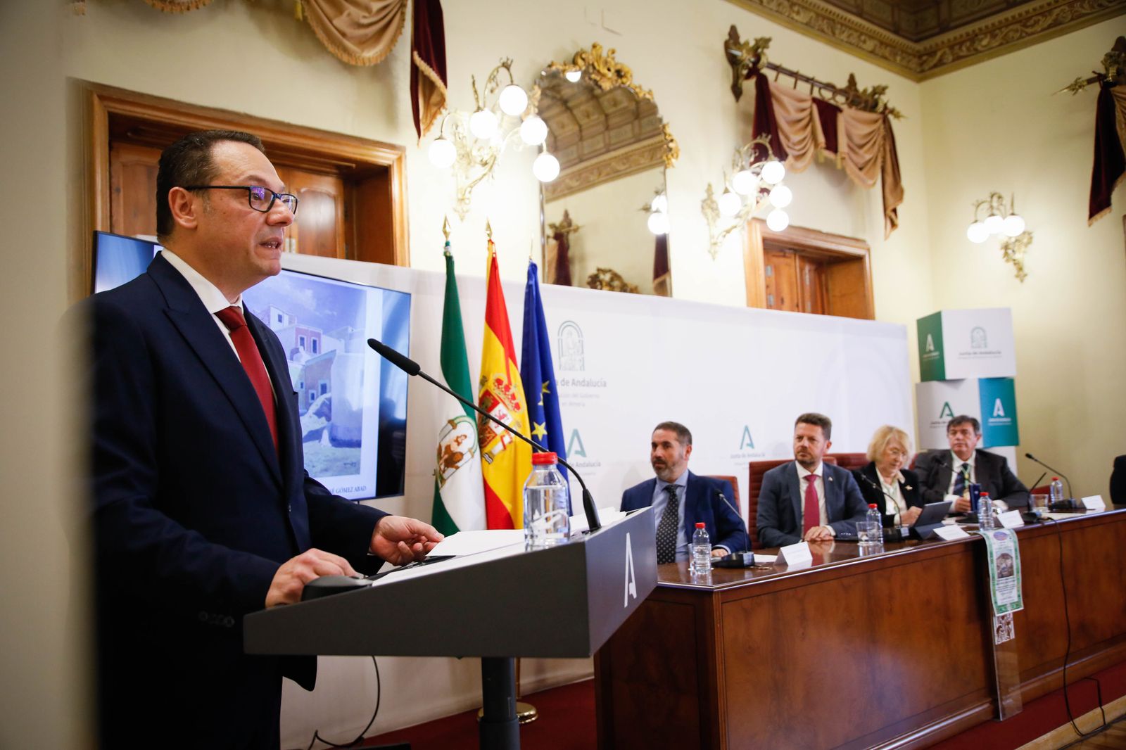 Juan Manuel Martín Robles ingresa como académico de Historia de Andalucía y te lo contamos en imágenes