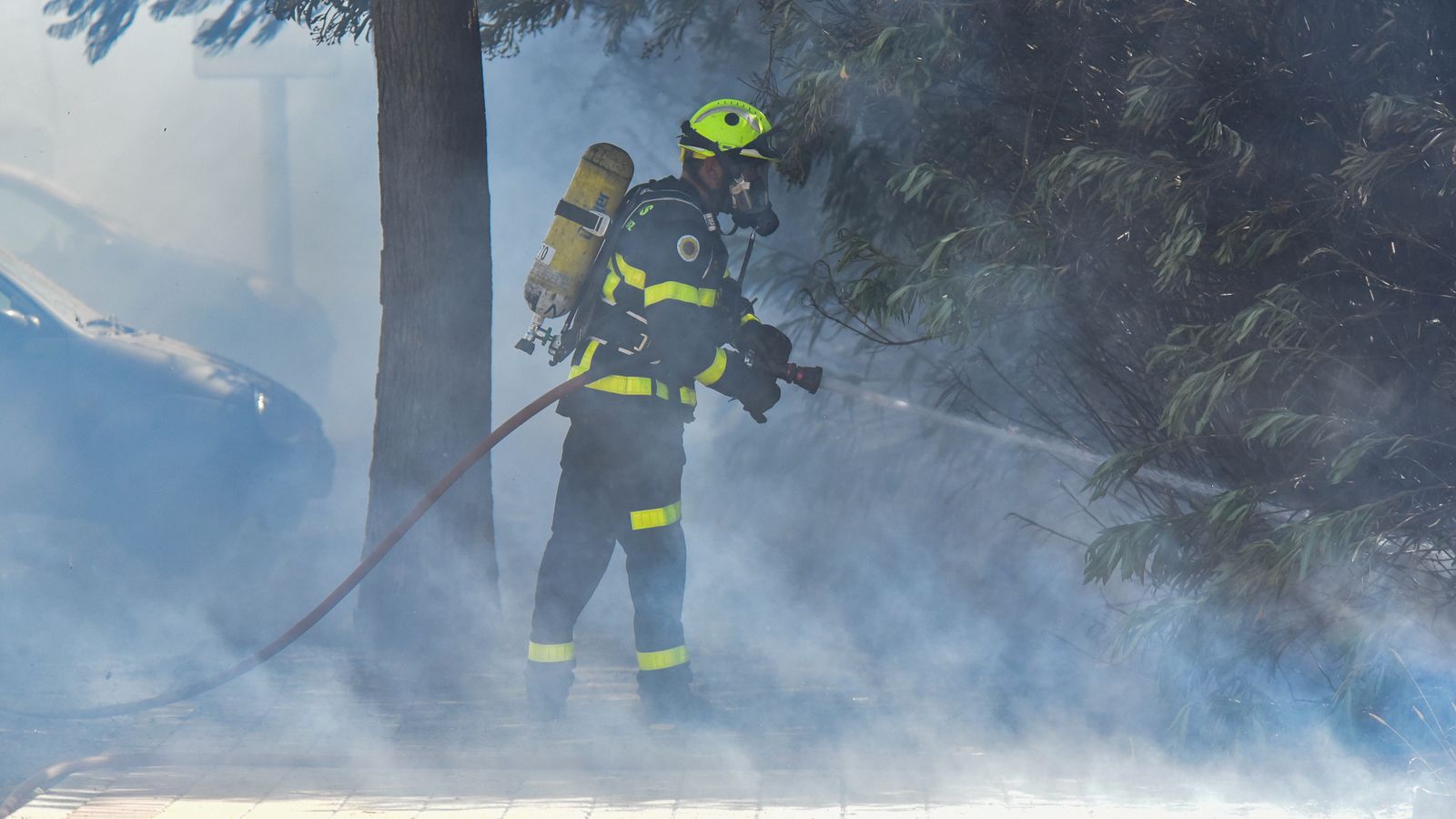 Las fotos del incendio en la barriada de San Bernabé