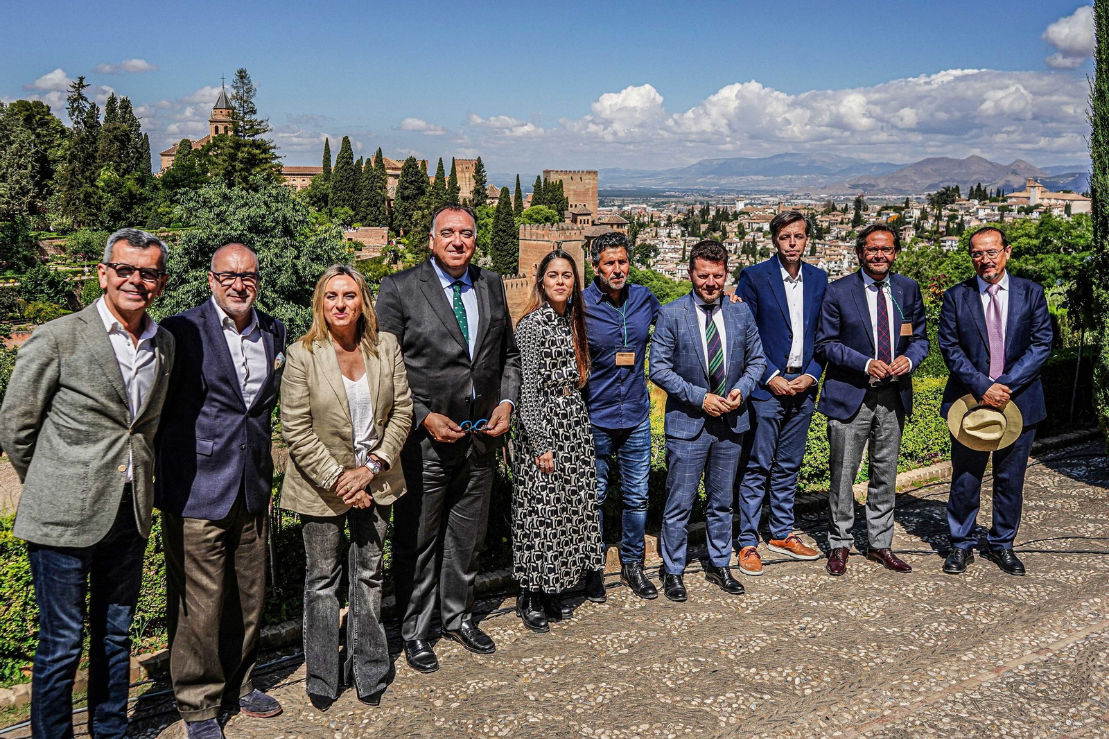 Foto de familia de la presentación del ciclo este lunes en el Generalife.