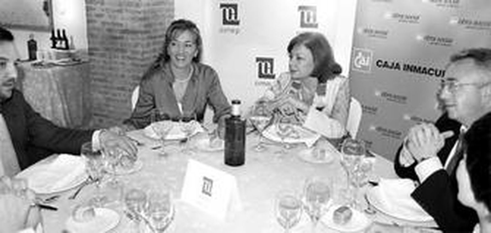 De izquierda a derecha Raimundo García Figueras, Nuria Sánchez, Amparo Rubiales, y Miguel Saucedo, ayer en la Sala CAI.