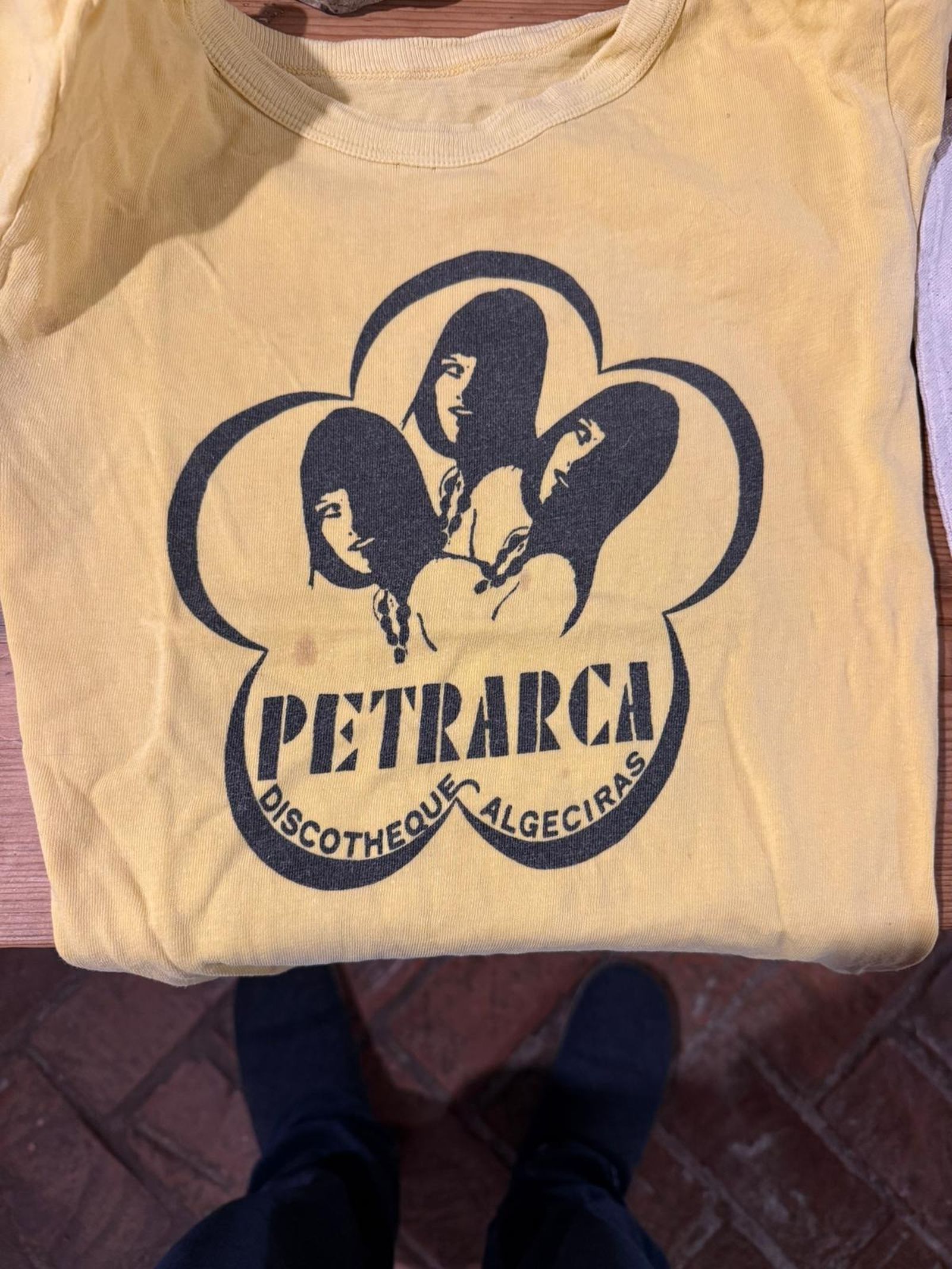 Una camiseta de la antigua discoteca Petrarca.