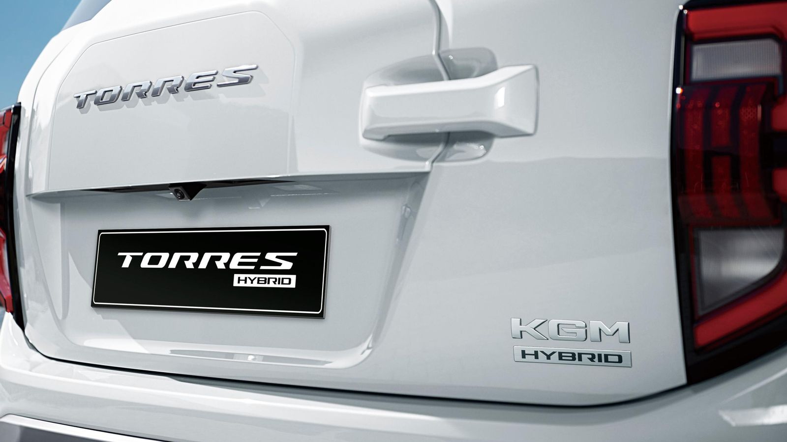 Esta versión Hybrid cuenta con un sistema de propulsión autorrecargable derivado del que BYD emplea en sus híbridos enchufables.