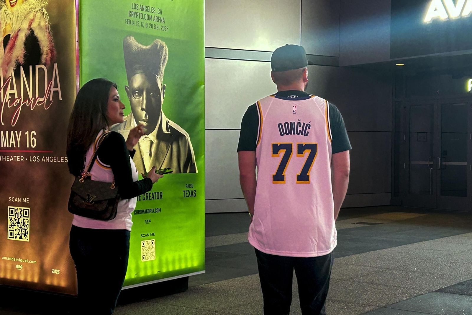 Las fotos del debut de Doncic con los Lakers