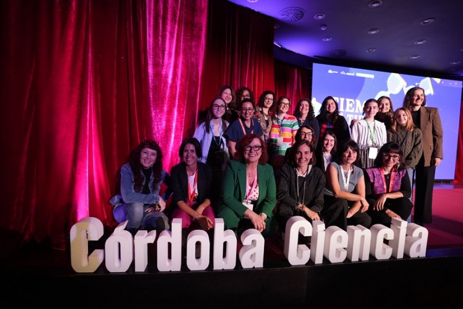 Foto de familia de la cita científica.