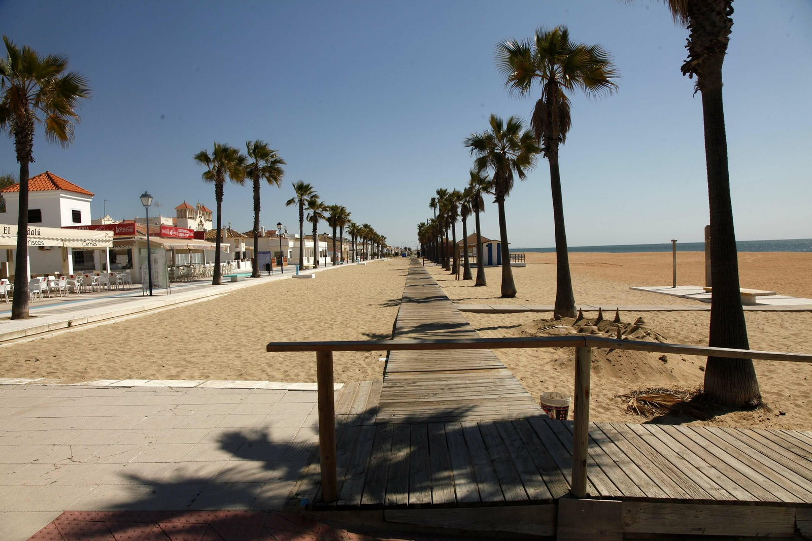 Las playas de la Costa de Huelva se preparan para la Semana Santa