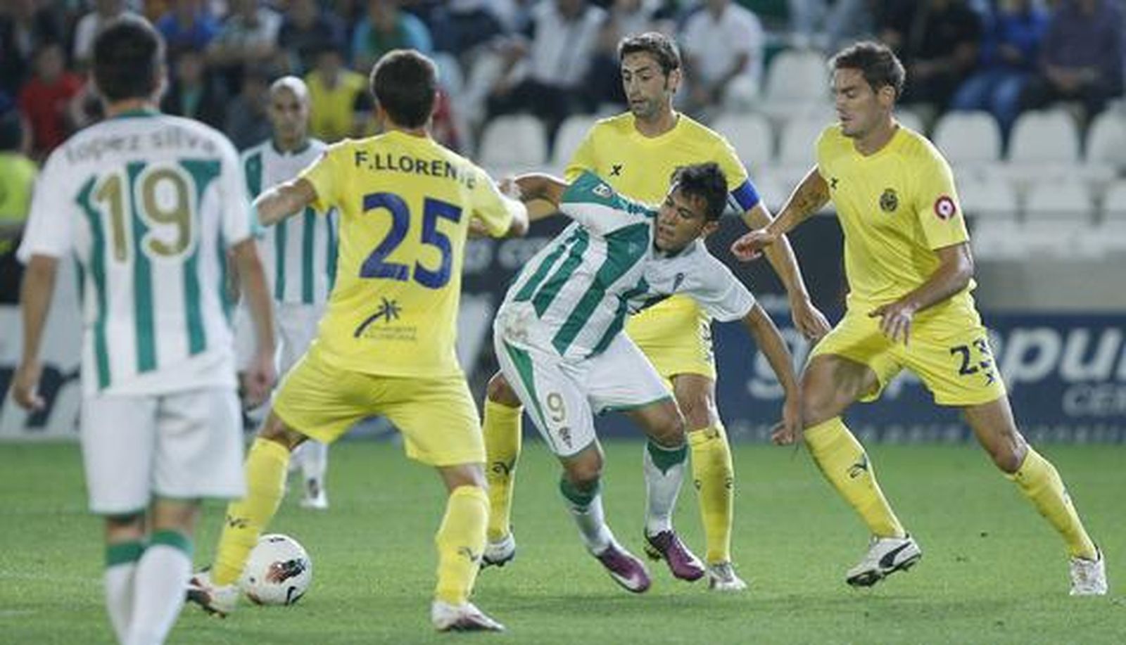 El Córdoba y el Villarreal B empatan en su partido en el Arcángel.

Foto: Álvaro Carmona