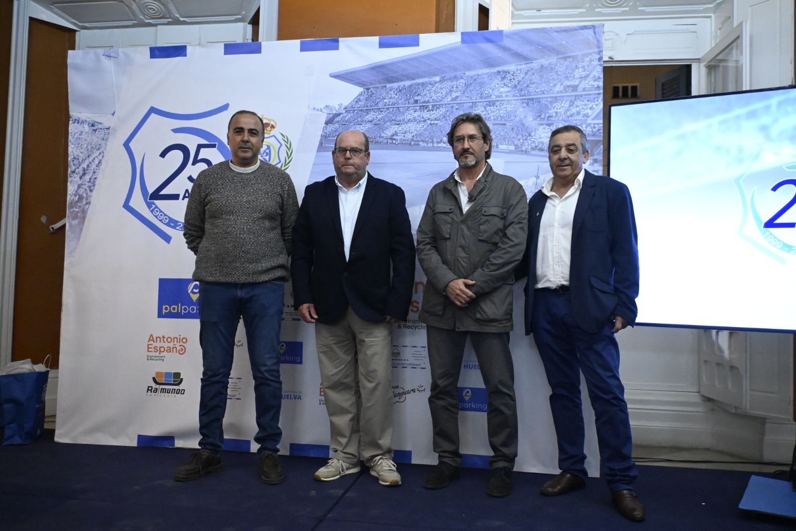 Acto de celebración del 25 aniversario de la Peña Cultural Recreativista 'El Milenio' en imágenes