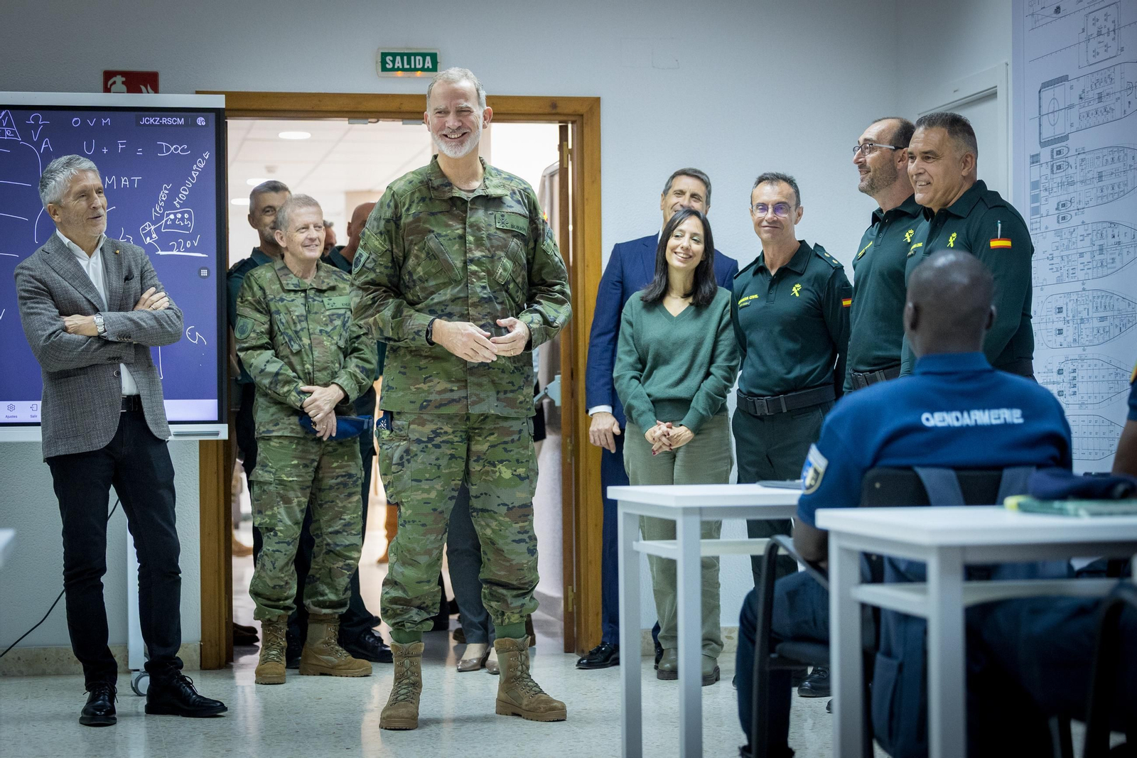 Las imágenes de la visita del Rey a la Guardia Civil de Cádiz
