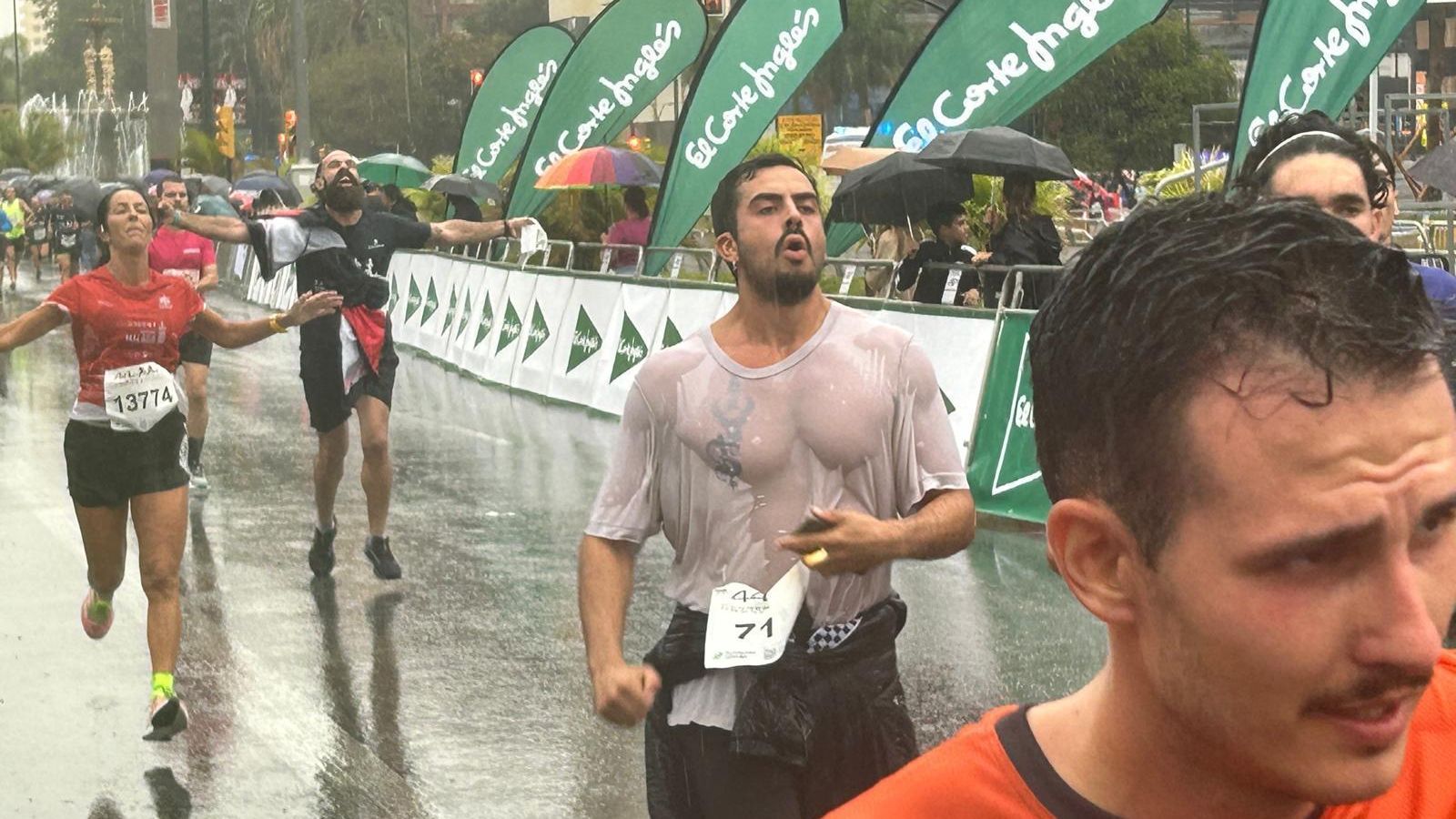 Búscate en las fotos de la Carrera Urbana Ciudad de Málaga 2024