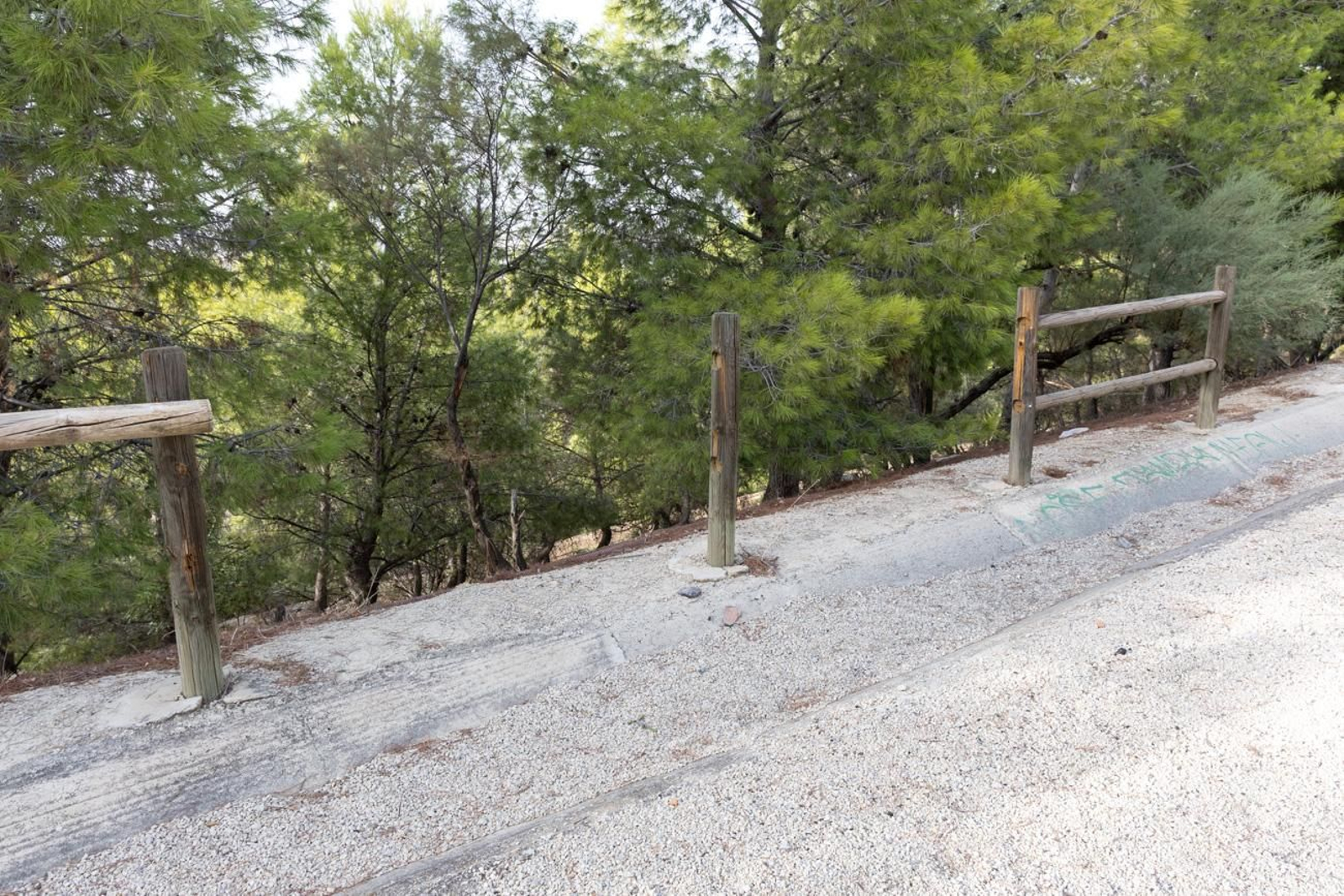 Estado de abandono del parque del Cerro de las Canteras