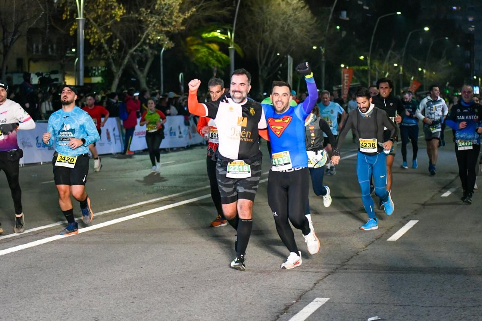 En imágenes: búscate en tu llegada a meta de la Carrera de San Antón 2025 (9)