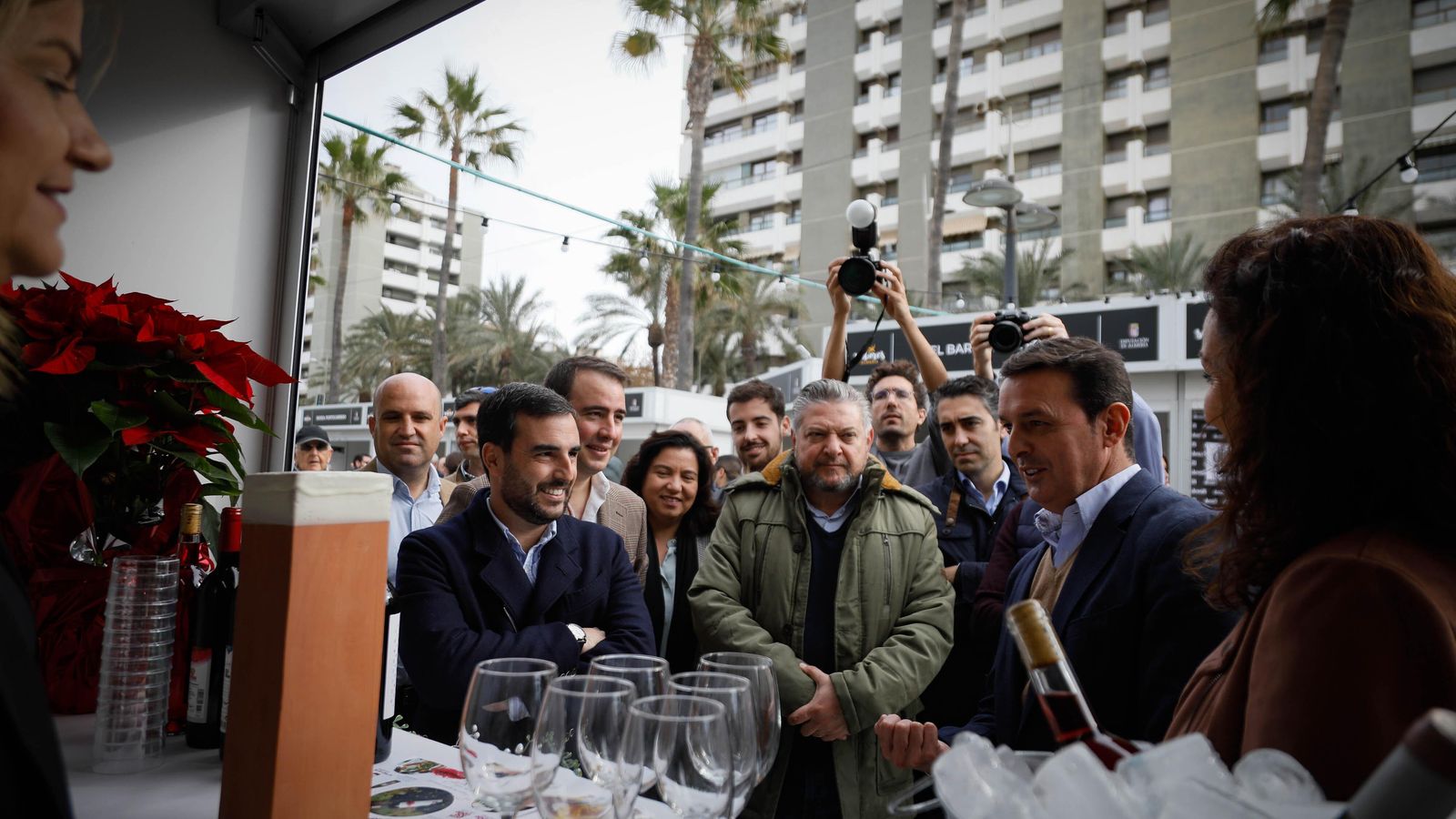 Visita a uno de los puestos de 'Sabores Almería'.