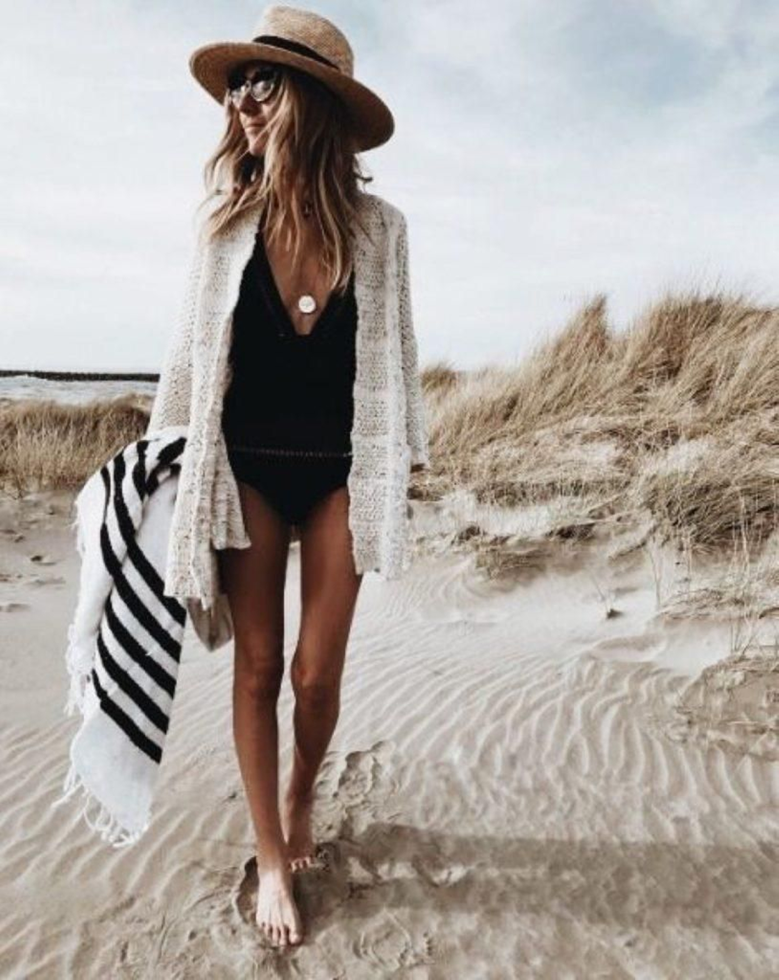Look para ir a la playa con kimono de crochet. Look para ir a la playa con kimono de crochet.