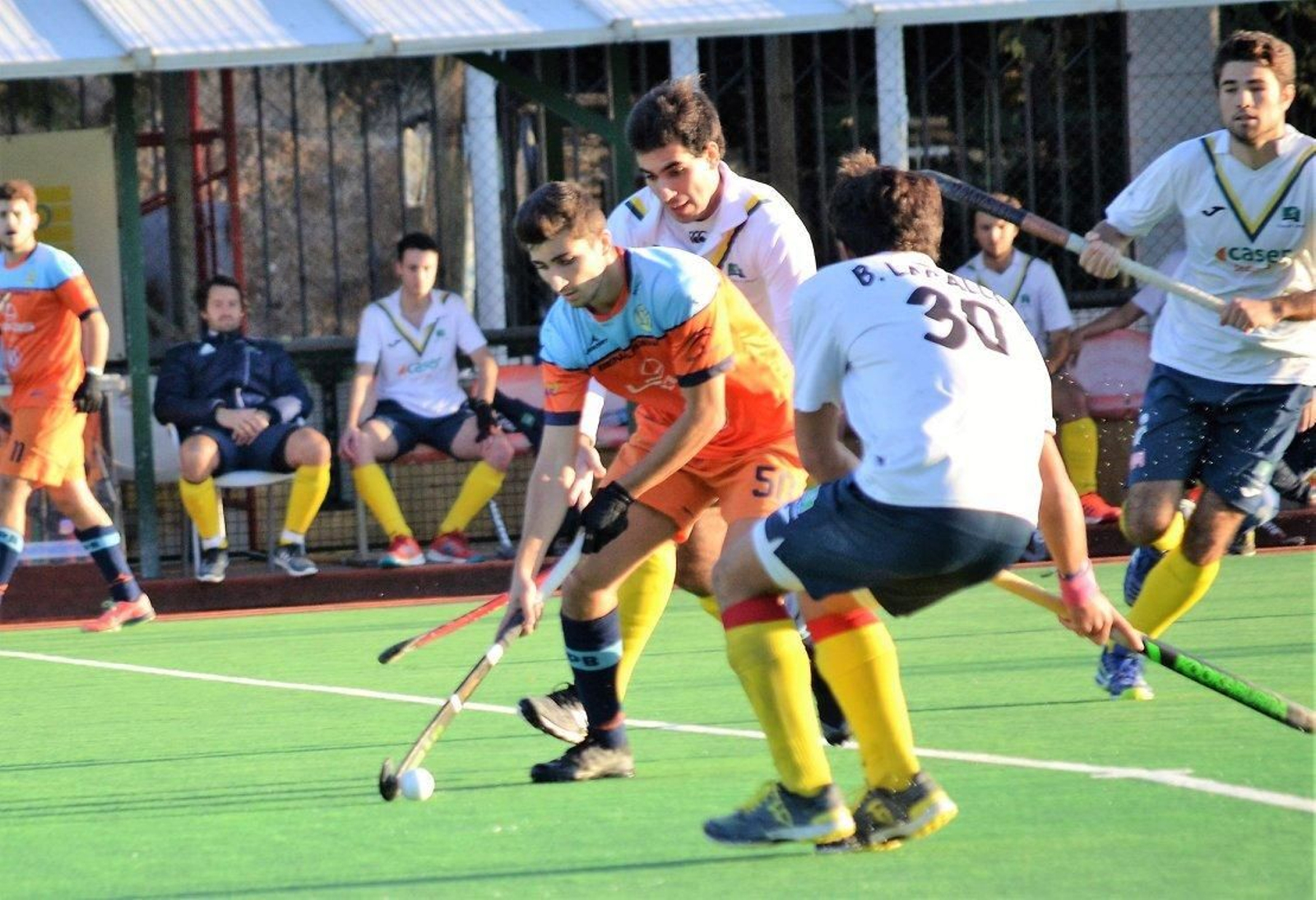 Un lance de un partido del Hockey Benalmádena en esta temporada.