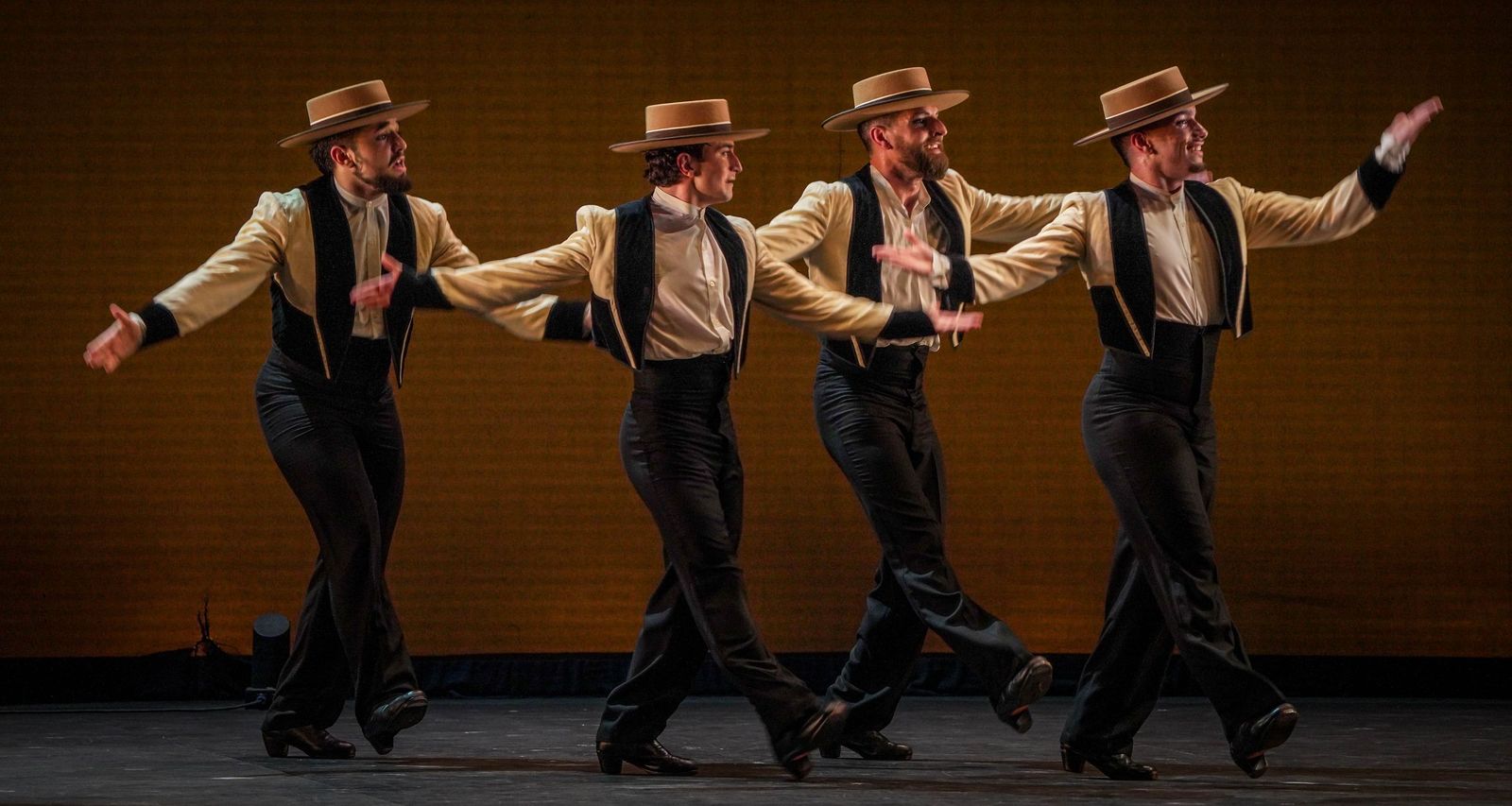 Imágenes del ballet Flamenco de Andalucía 'Tierra bendita', 3o Festival de Jerez