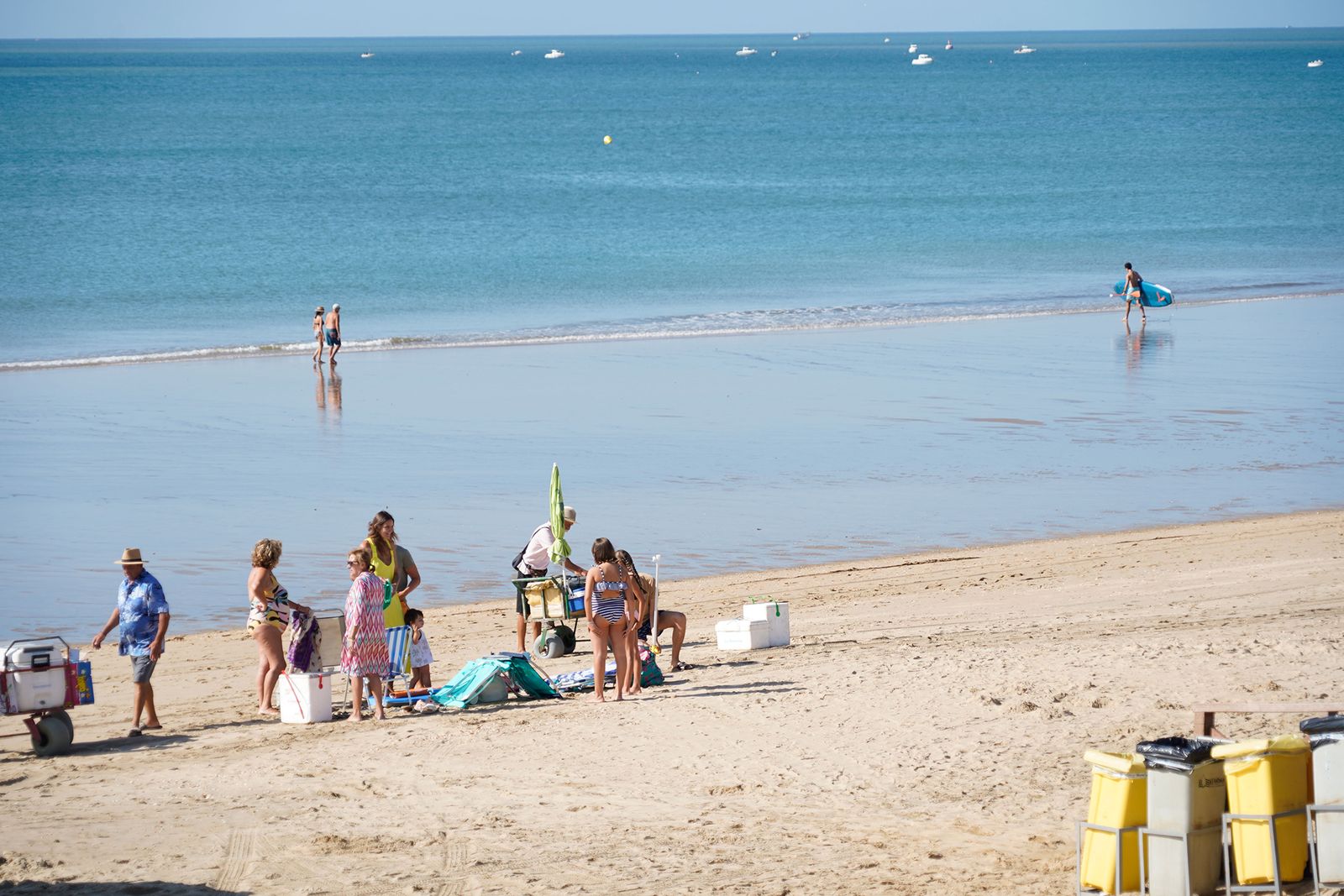 Imágenes del ambiente de Isla Cristina del jueves 22 de agosto
