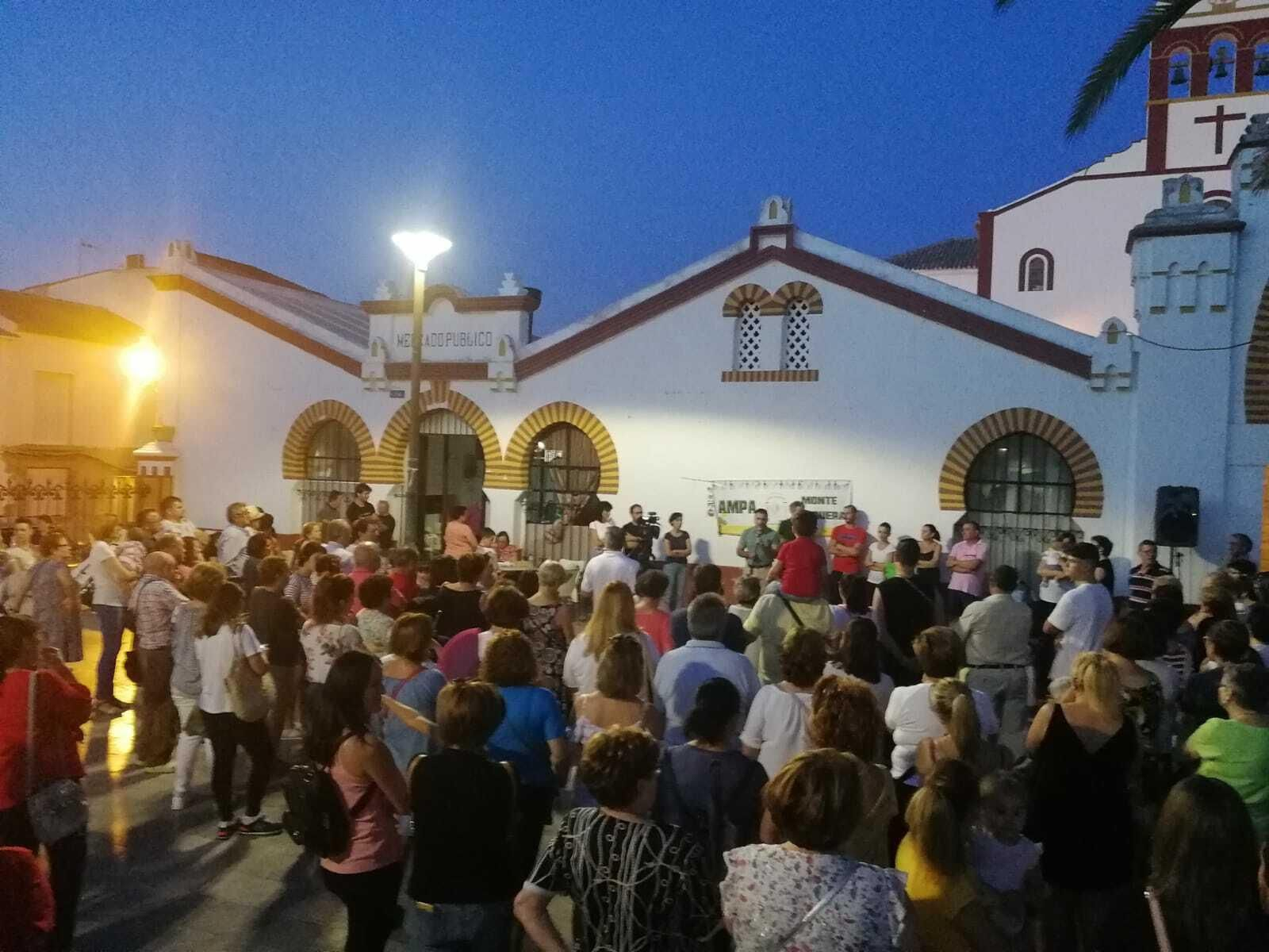 Una de las últimas protestas de las familias del colegio Francisco García Amo.
