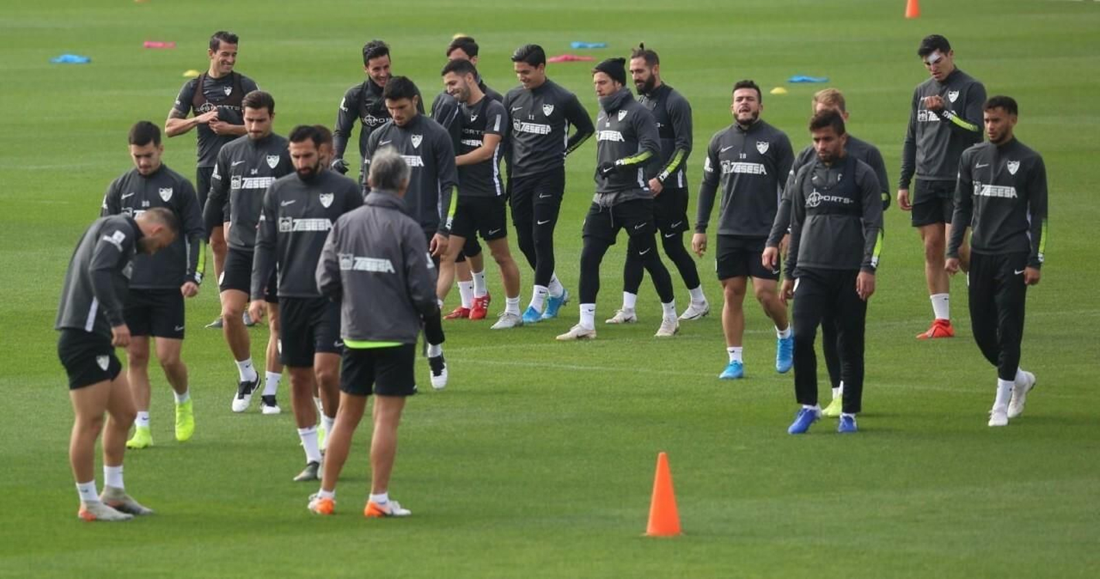 El Málaga se entrena sin Víctor