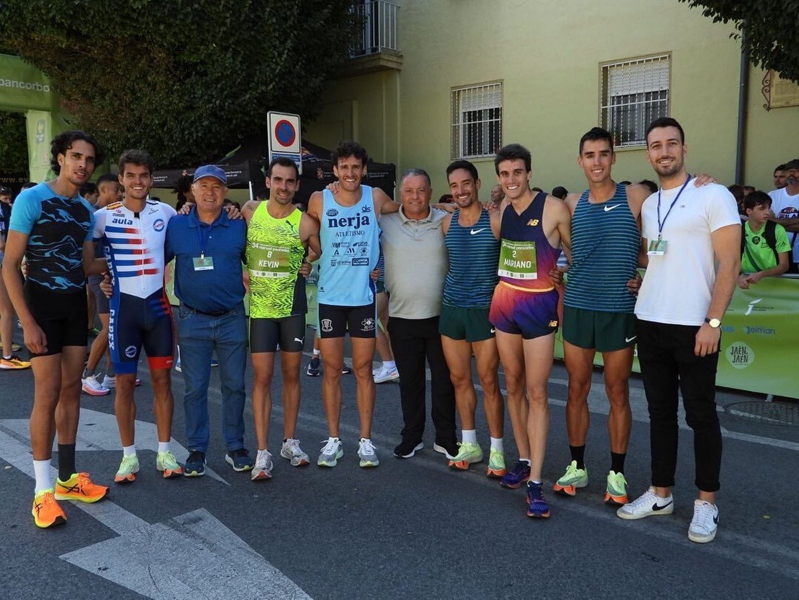 Kevin López, acompañado por la élite del mediofondo español en Jaén y por Miguel Ángel Mostaza.