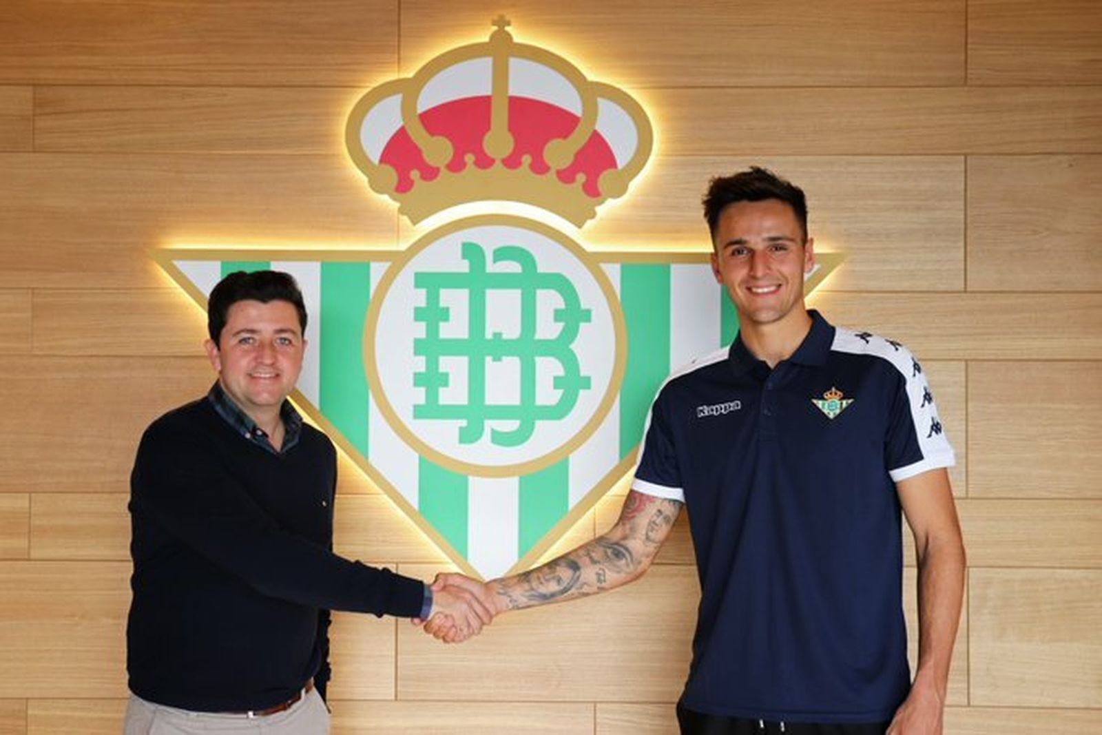 Miguel Calzado posa con el central Luis Martínez.