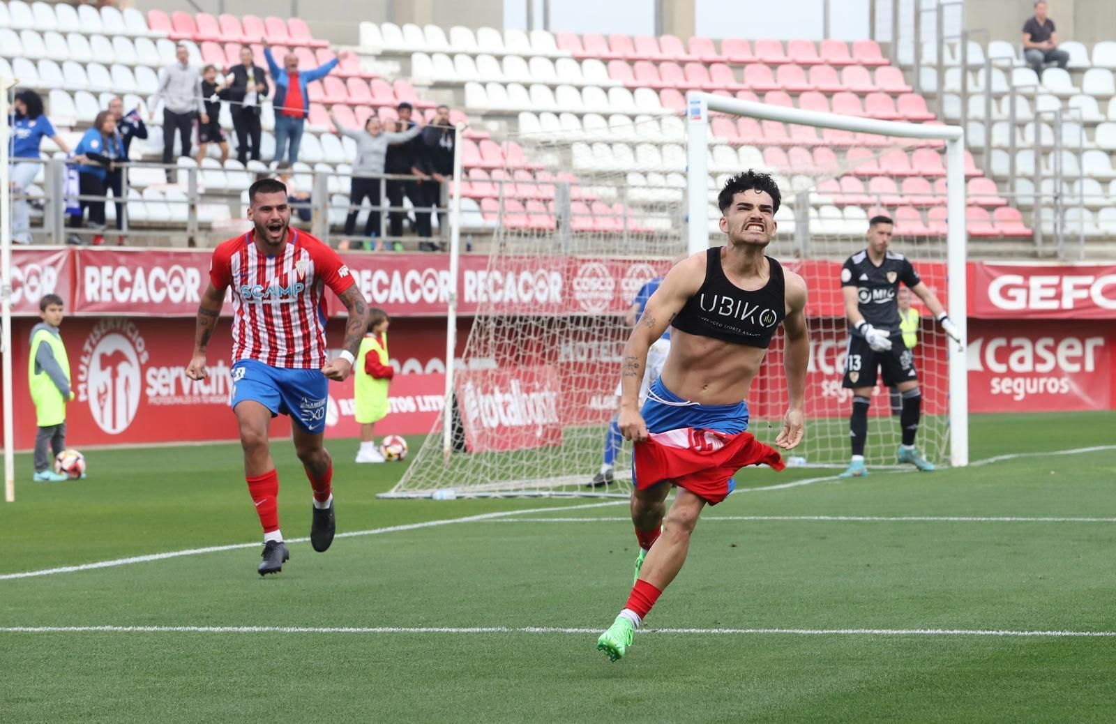 Zequi celebra el primer gol Zequi celebra el primer gol